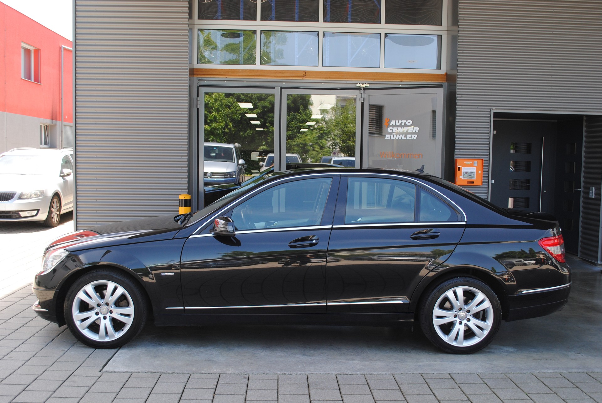 MERCEDES-BENZ C 180 Kompressor BlueEff. Avantgarde Aut.-showroom-element-3
