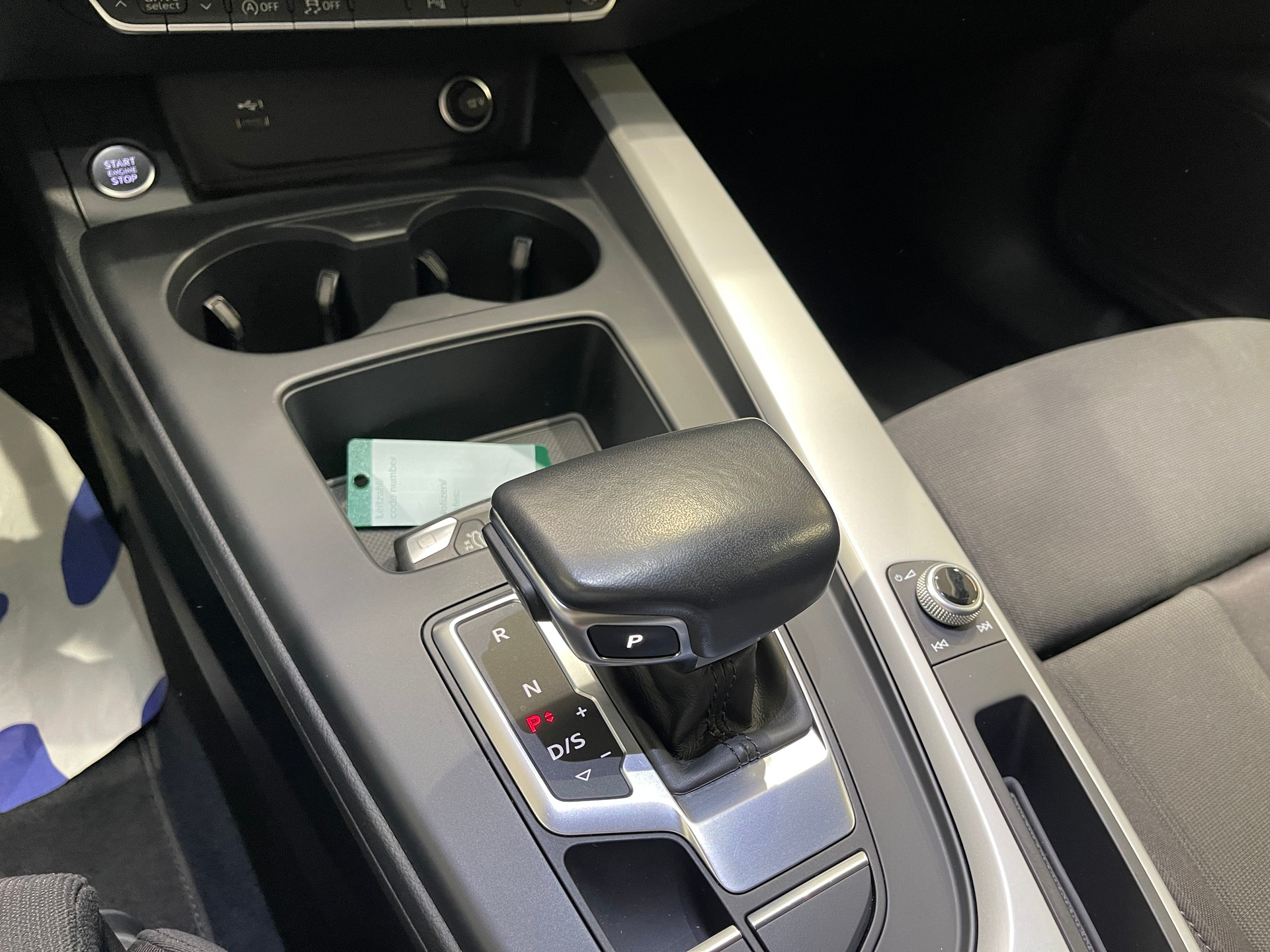 AUDI A4 Avant 40 TDI S line S-tronic-image-20