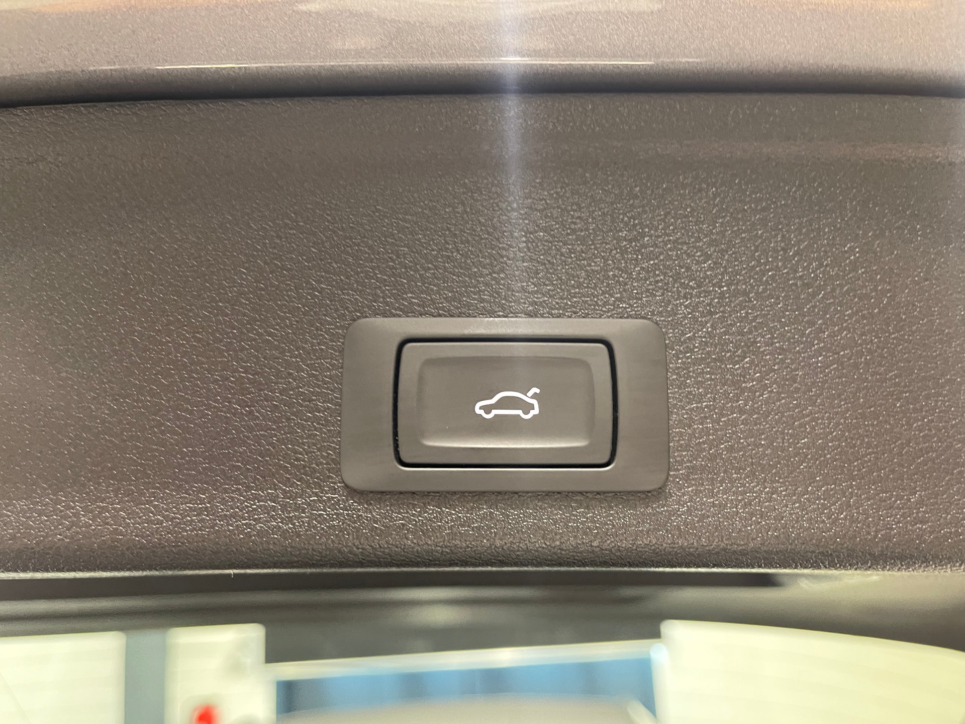AUDI A4 Avant 40 TDI S line S-tronic-image-13