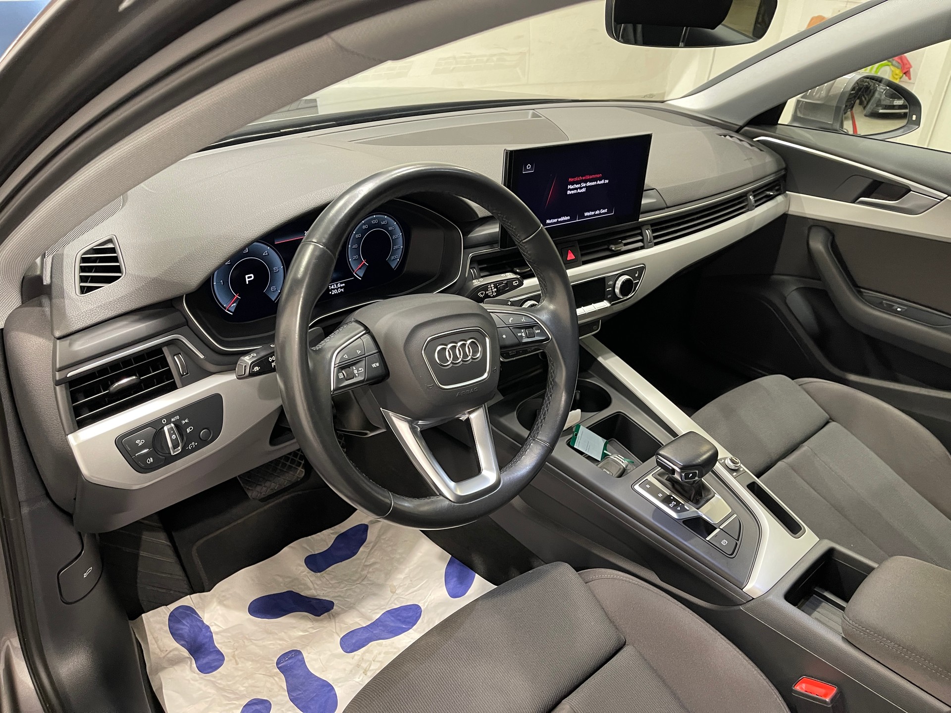 AUDI A4 Avant 40 TDI S line S-tronic-image-10