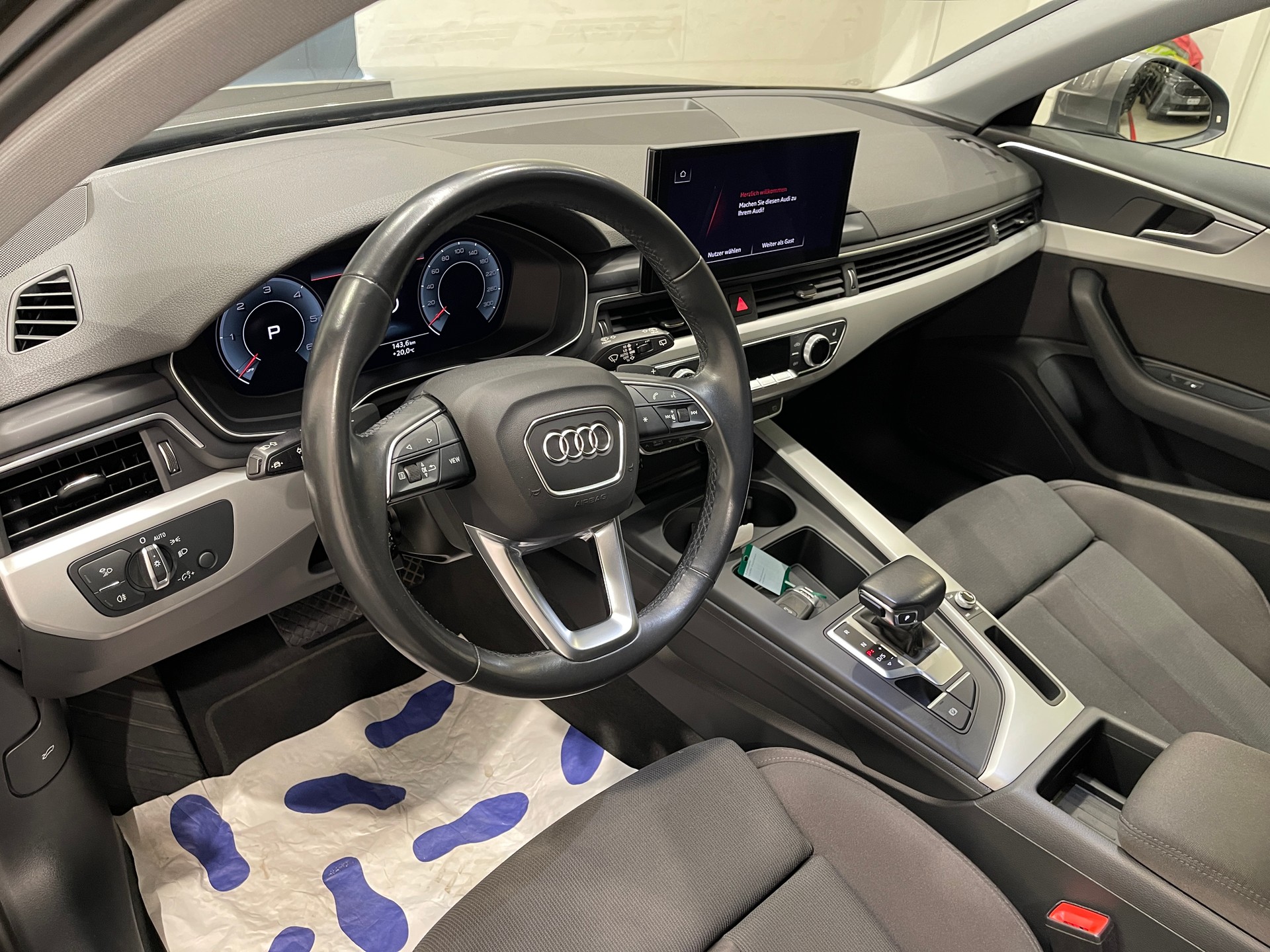 AUDI A4 Avant 40 TDI S line S-tronic-image-7