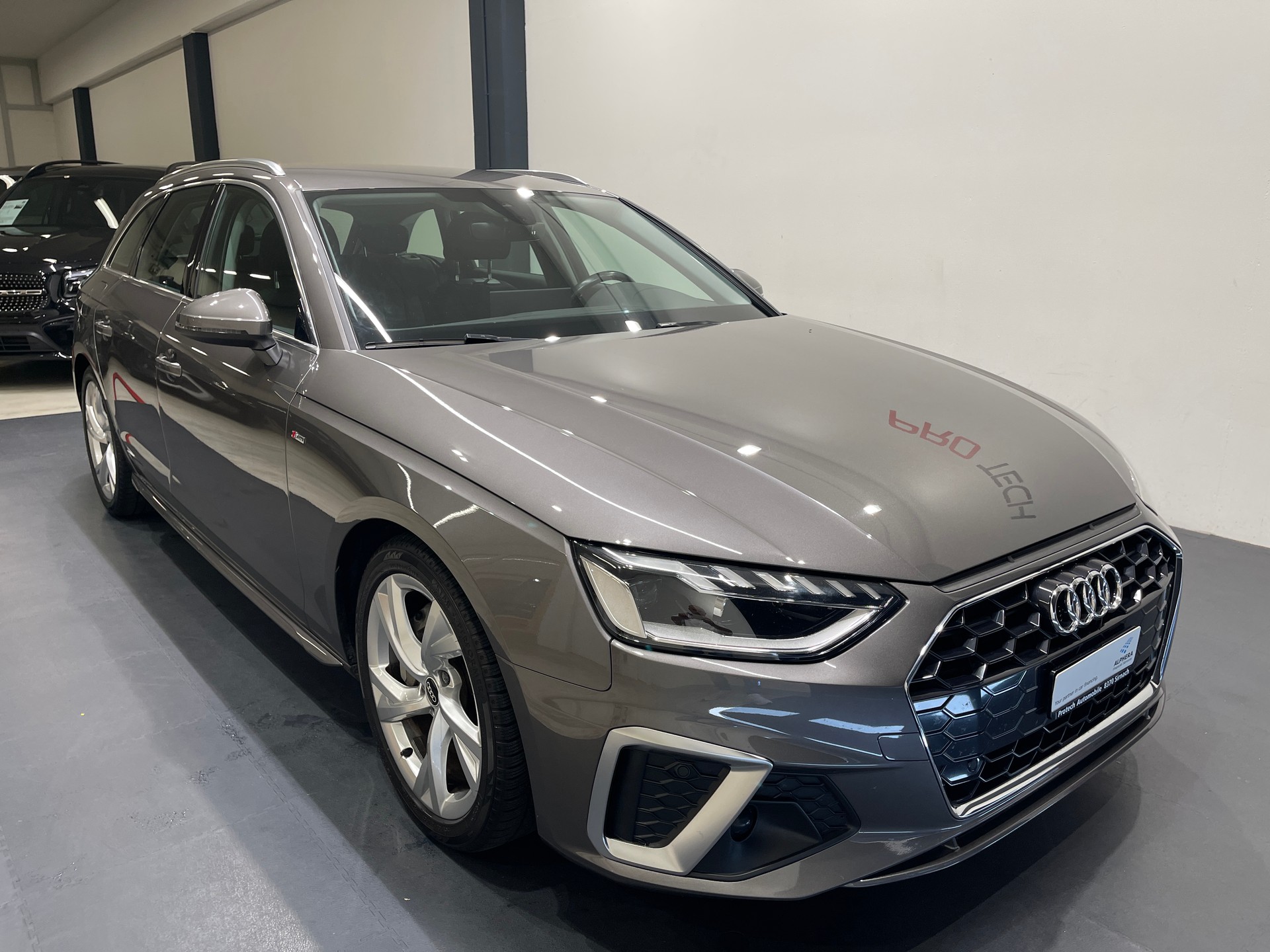 AUDI A4 Avant 40 TDI S line S-tronic-showroom-element-3
