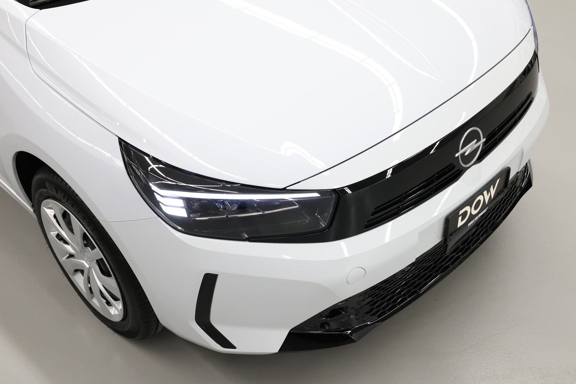 OPEL Corsa-e Edition-showroom-element-3