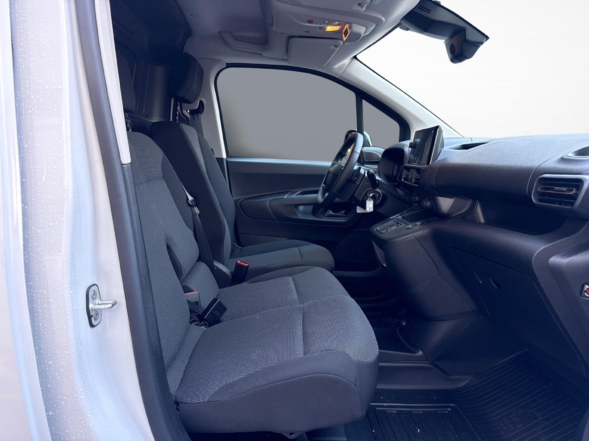 TOYOTA PROACE CITY Van L2 52KWh Active-image-8