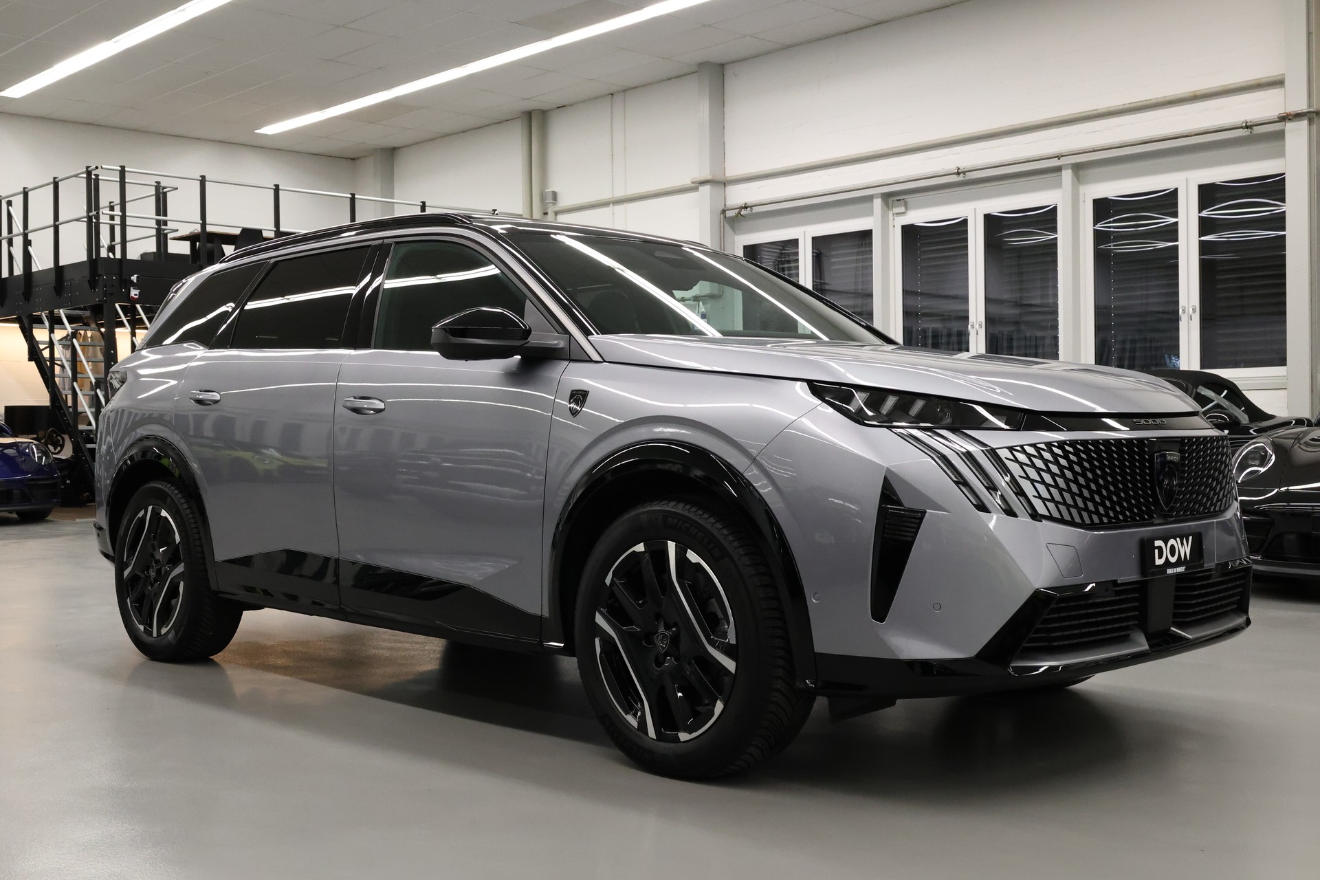 PEUGEOT 5008 e-GT Exclusive-showroom-element-2