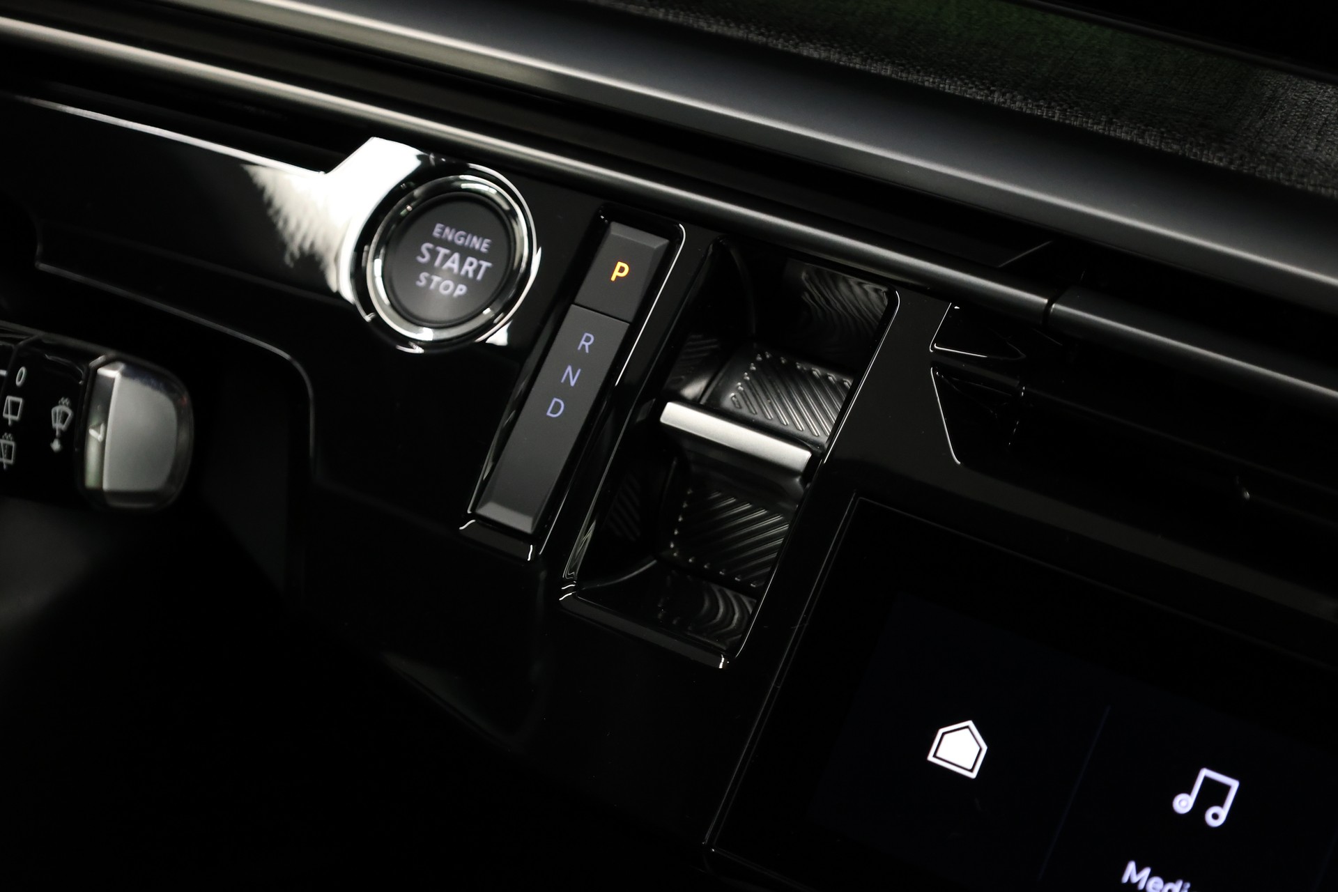 PEUGEOT 5008 e-GT Exclusive-image-24