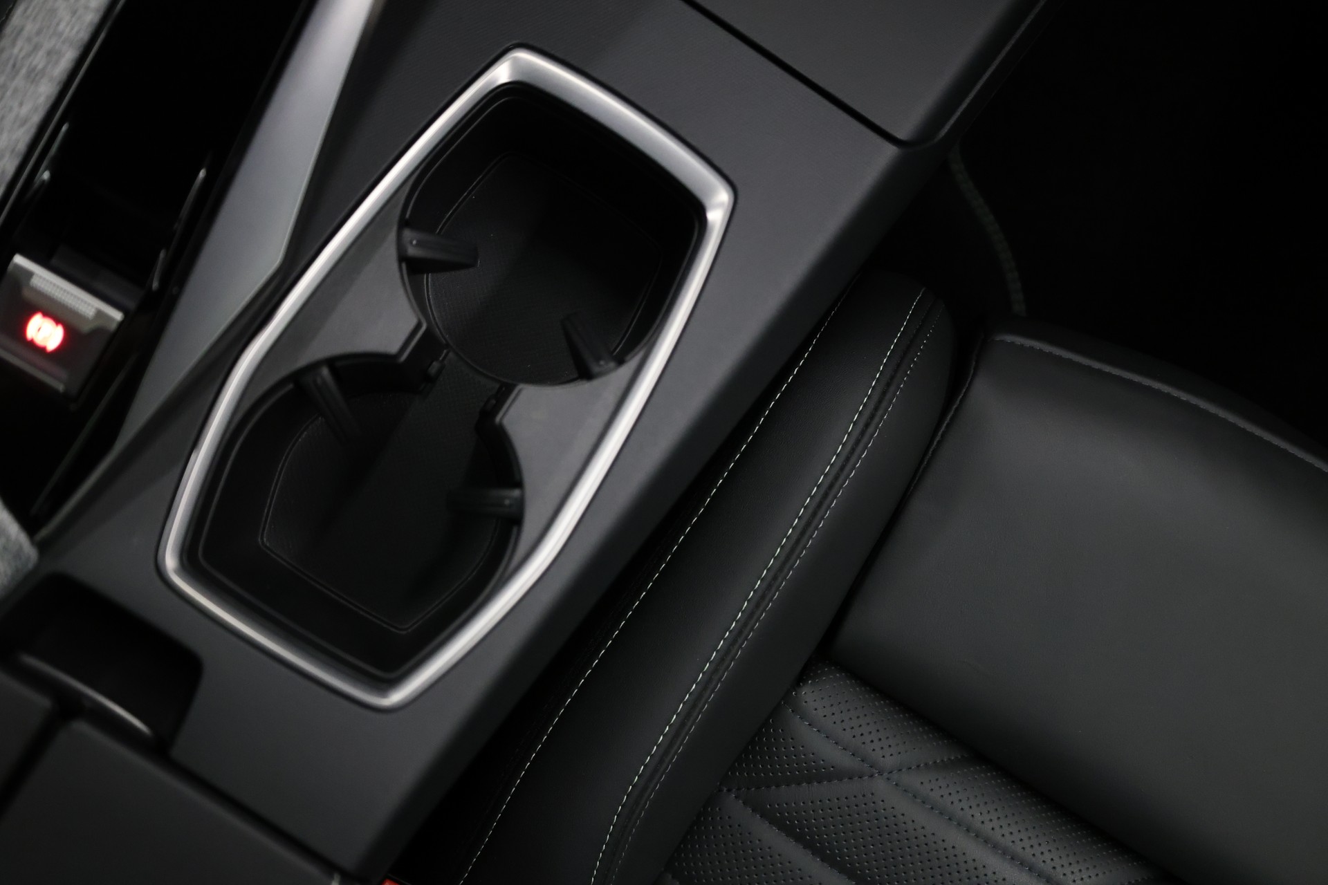 PEUGEOT 5008 e-GT Exclusive-image-22