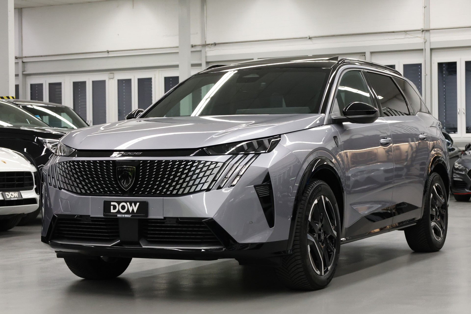 PEUGEOT 5008 e-GT Exclusive-showroom-element-1