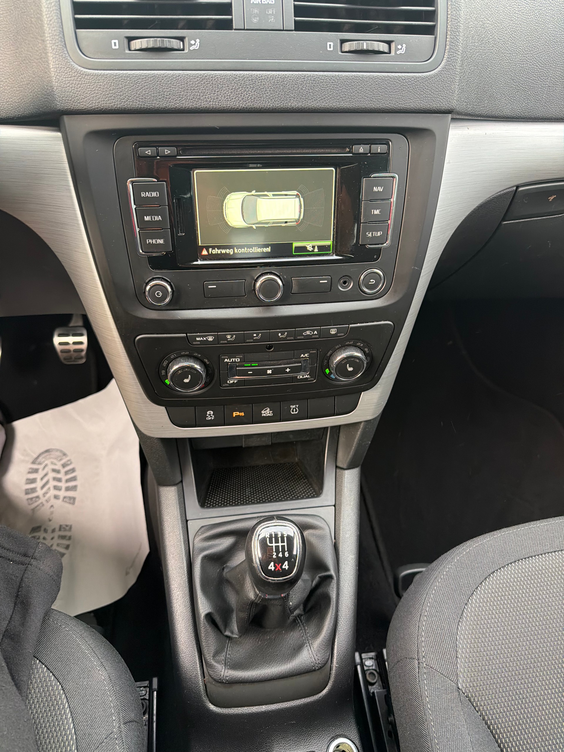 SKODA Yeti 2.0 TDI Ambition 4x4-image-9
