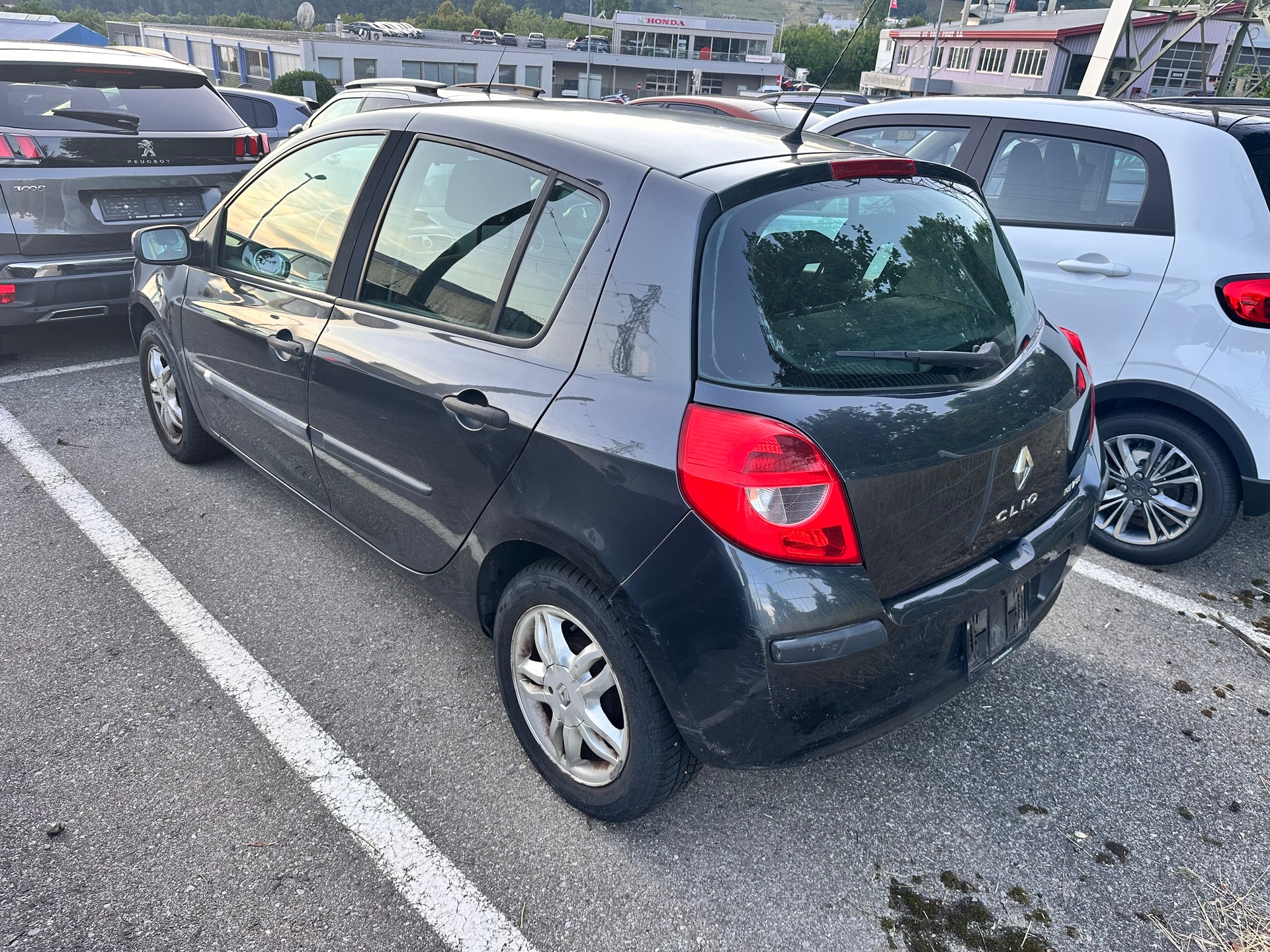 RENAULT Clio 1.4 16V "EMBRAYAGE A CHANGER"-image-3