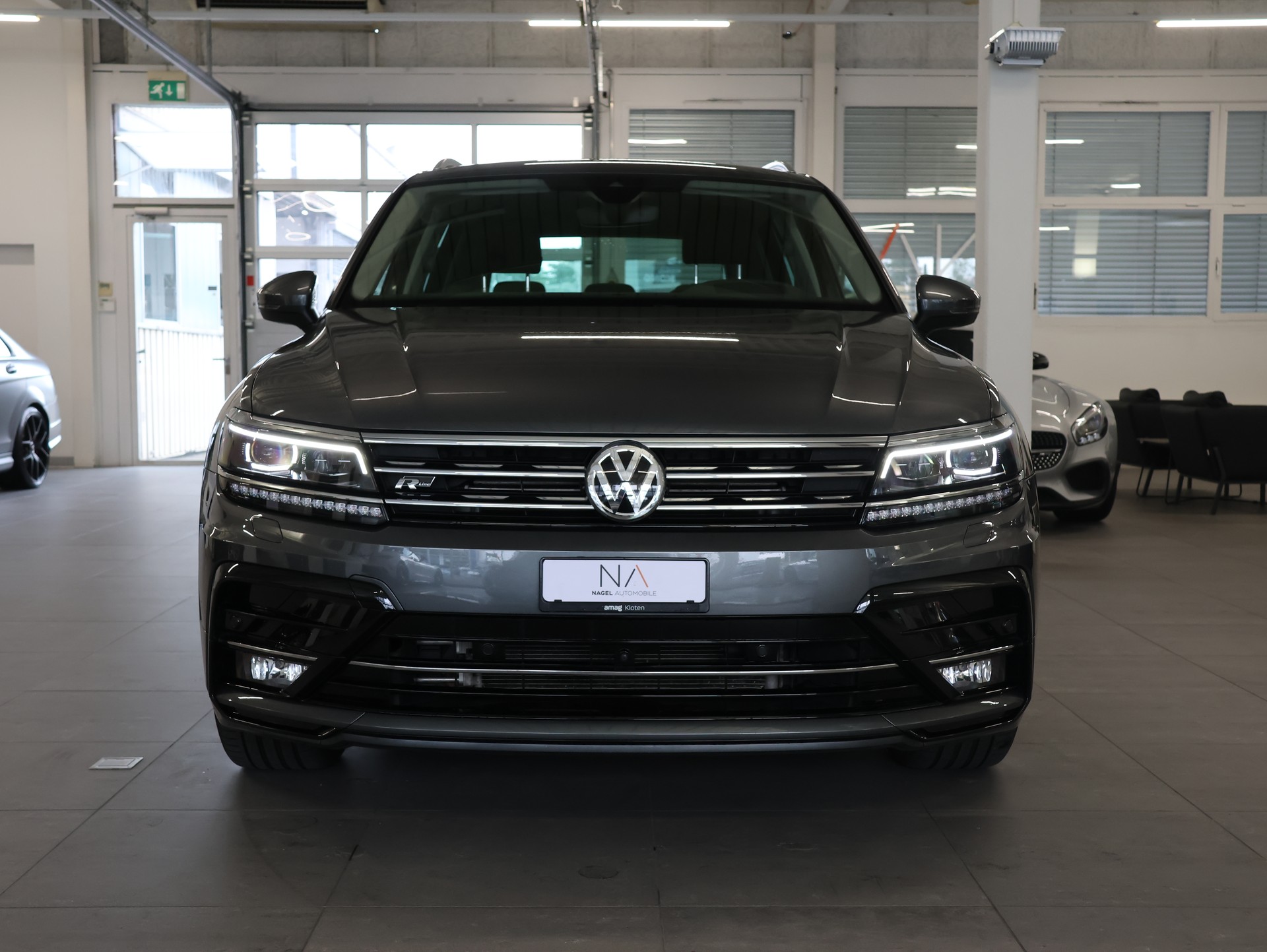 VW Tiguan 2.0TSI Highline 4Motion DSG *Sitzheizung* *Rückfahrkamera*-showroom-element-2