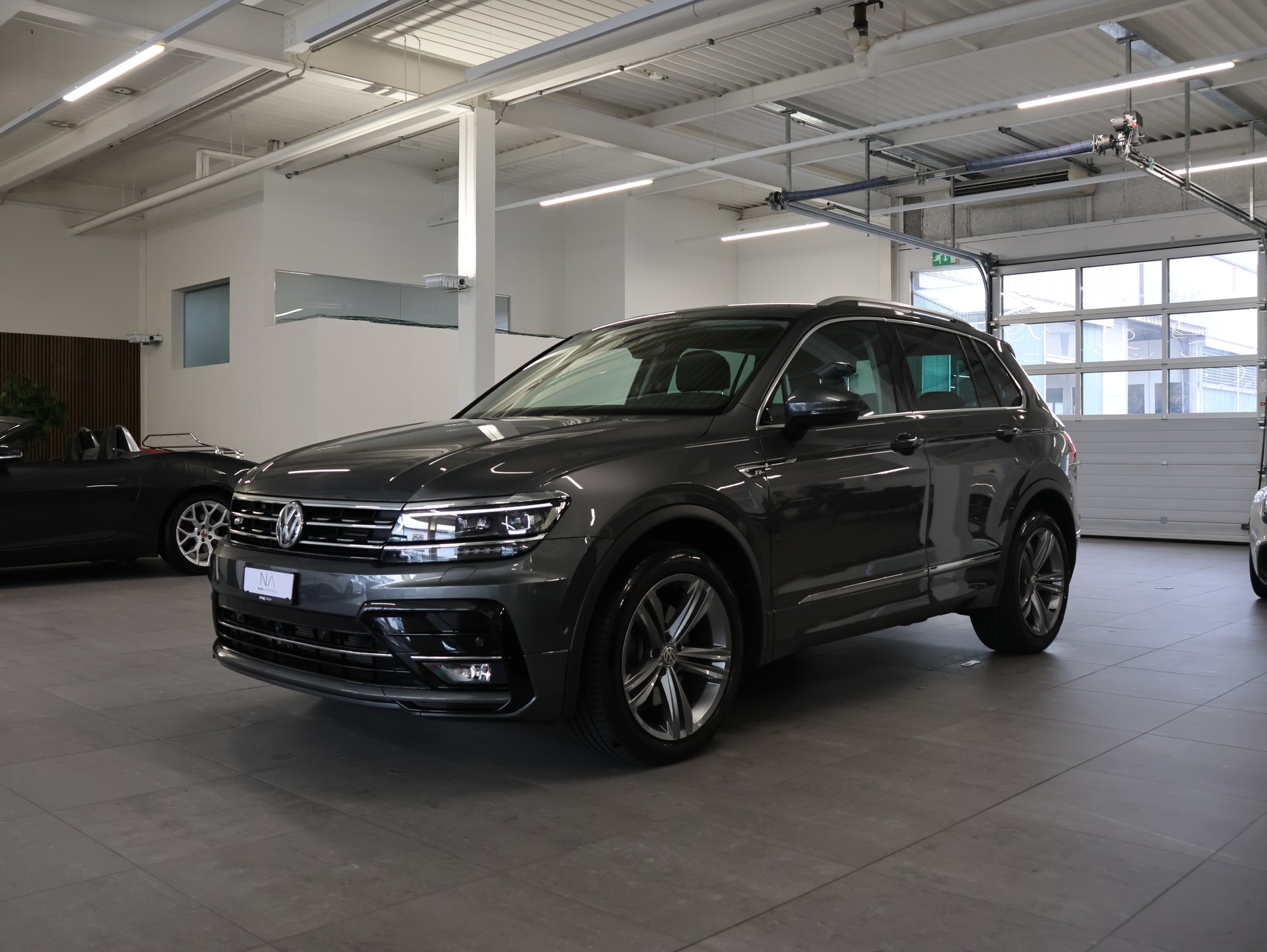 VW Tiguan 2.0TSI Highline 4Motion DSG *Sitzheizung* *Rückfahrkamera*-showroom-element-3