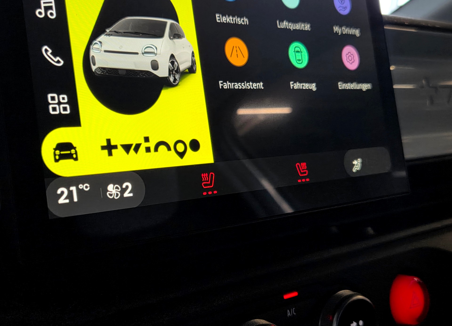 RENAULT Twingo E-Tech Urban Range techno-image-4