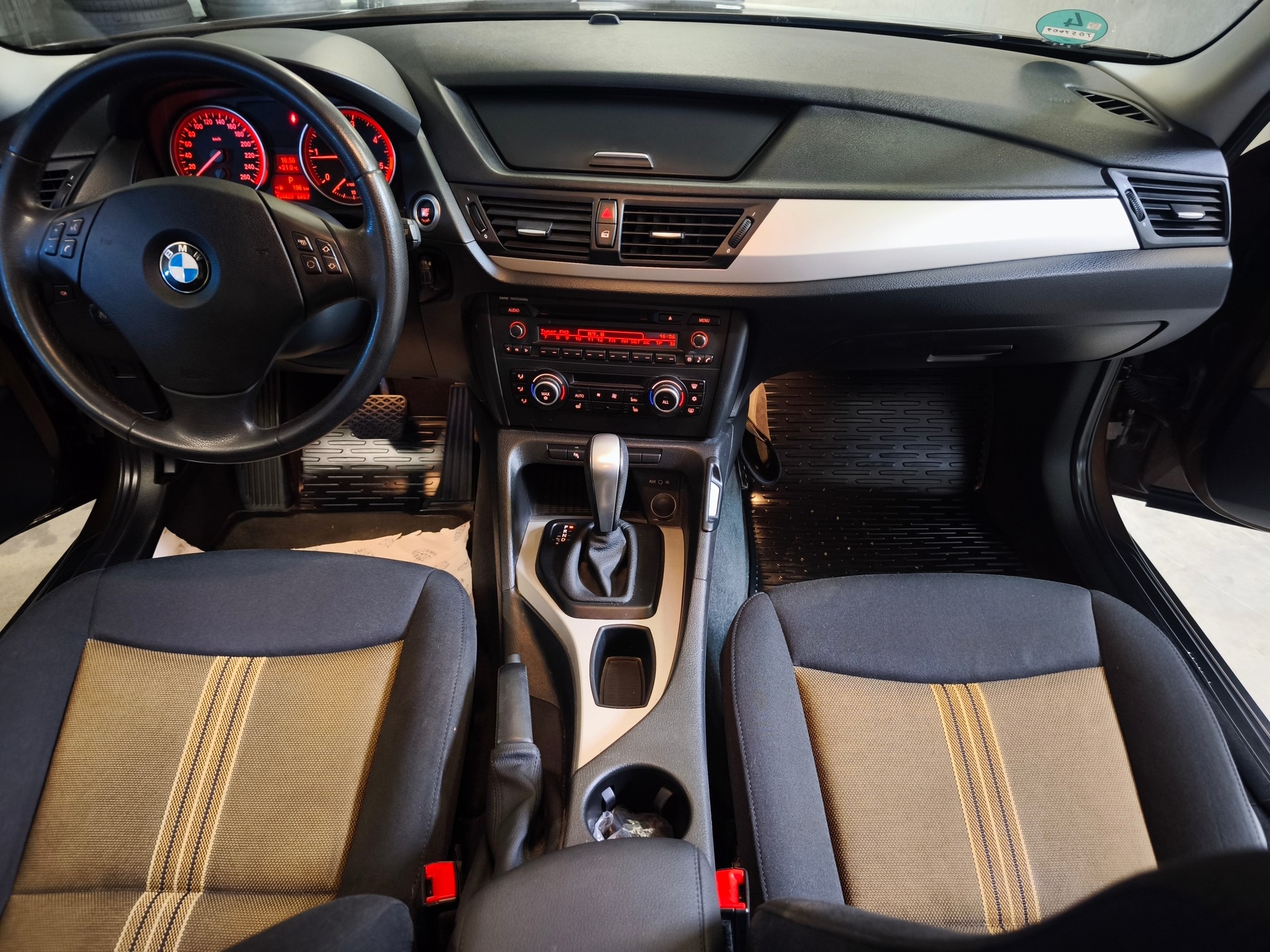 BMW X1 xDrive 20d Steptronic-image-9