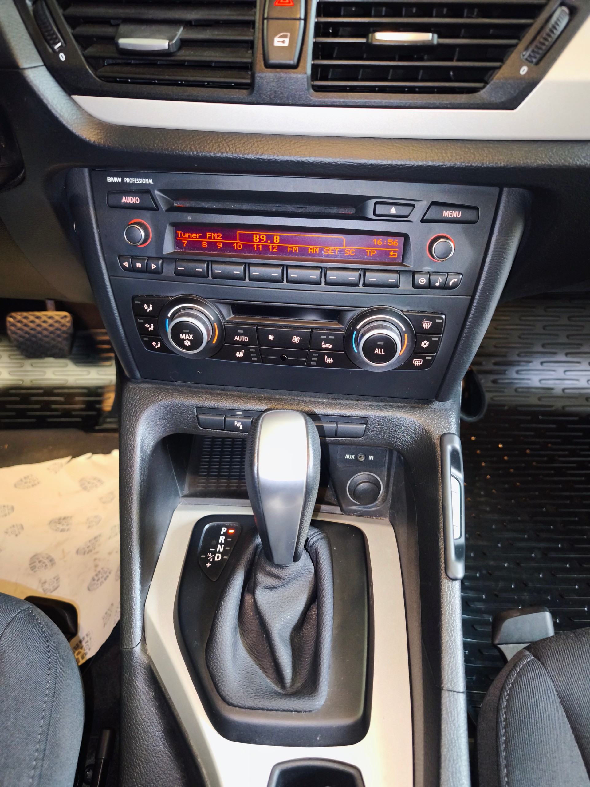 BMW X1 xDrive 20d Steptronic-image-11