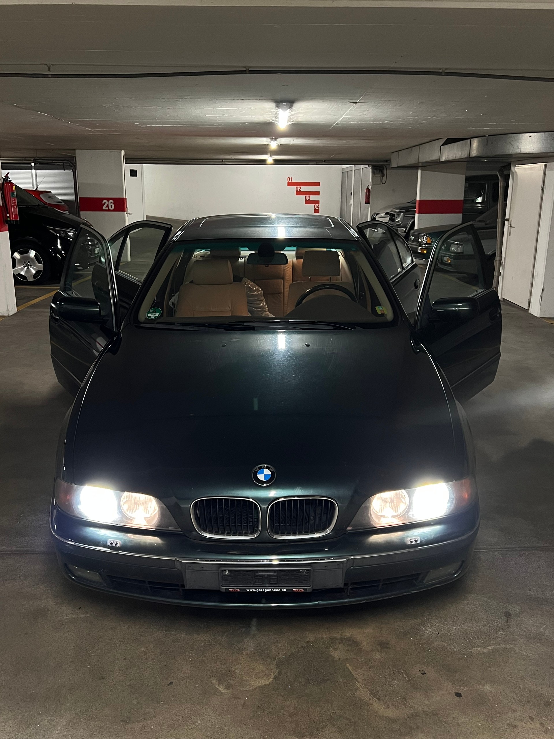 BMW 528i