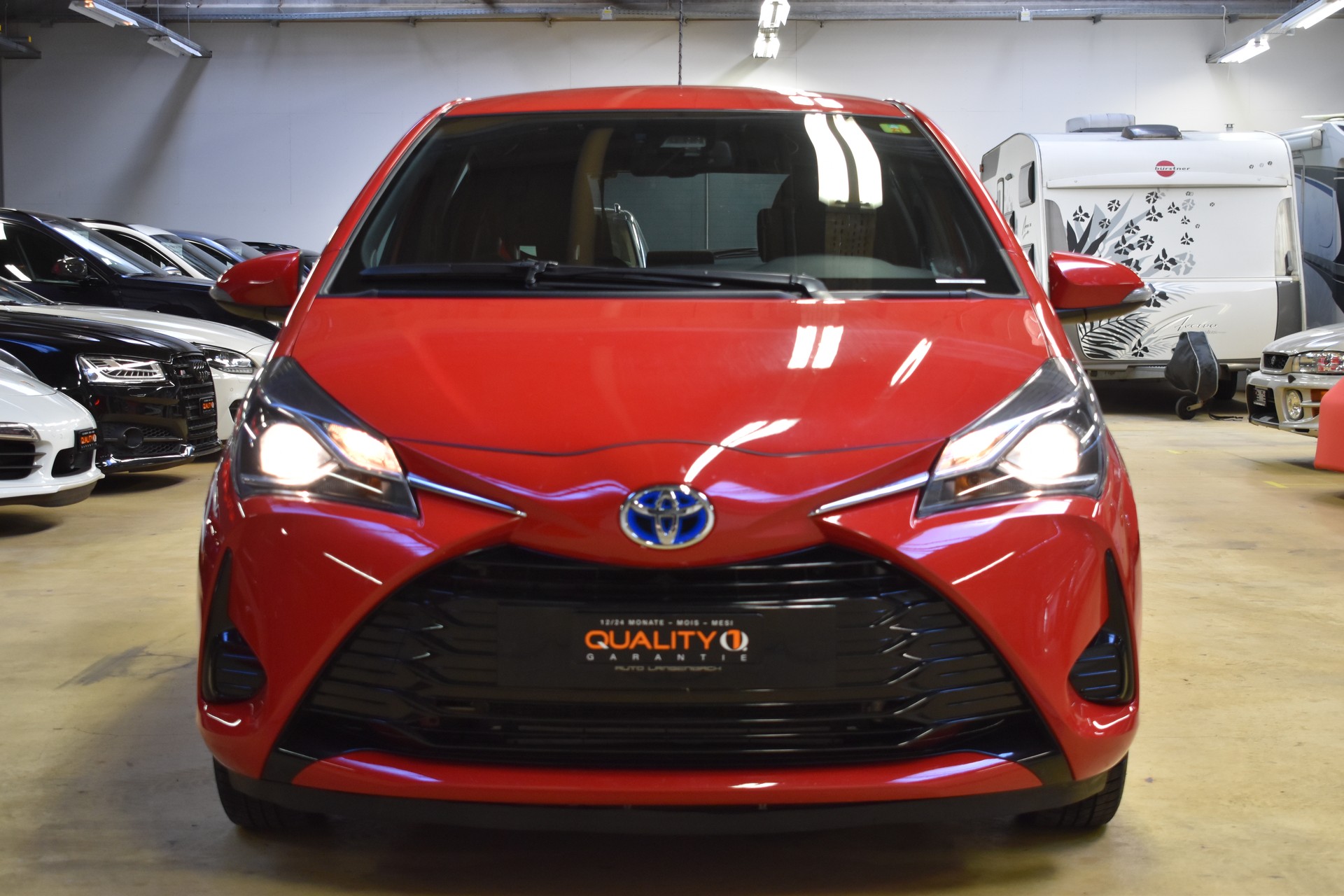 TOYOTA Yaris 1.5 VVT-i Hybrid Comfort e-CVT-showroom-element-3
