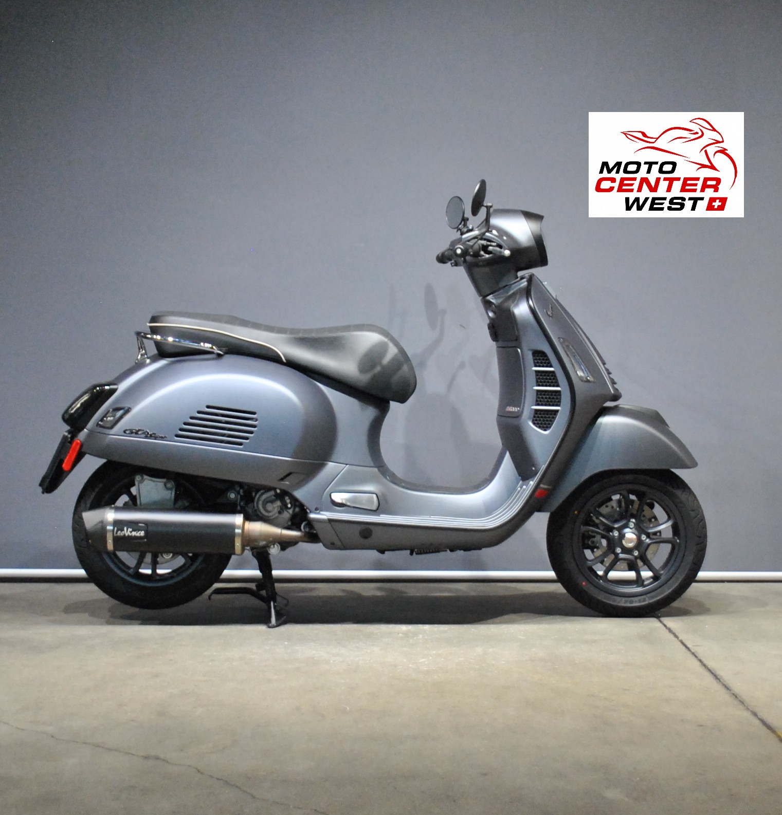 PIAGGIO Vespa GTS 300 Super Sport ABS-image-1