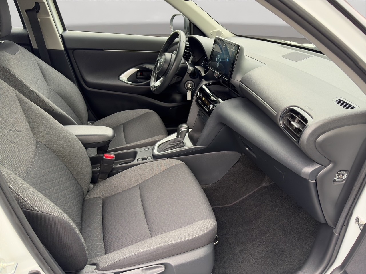 TOYOTA Yaris Cross 1.5 Comfort e-CVT Style-image-8