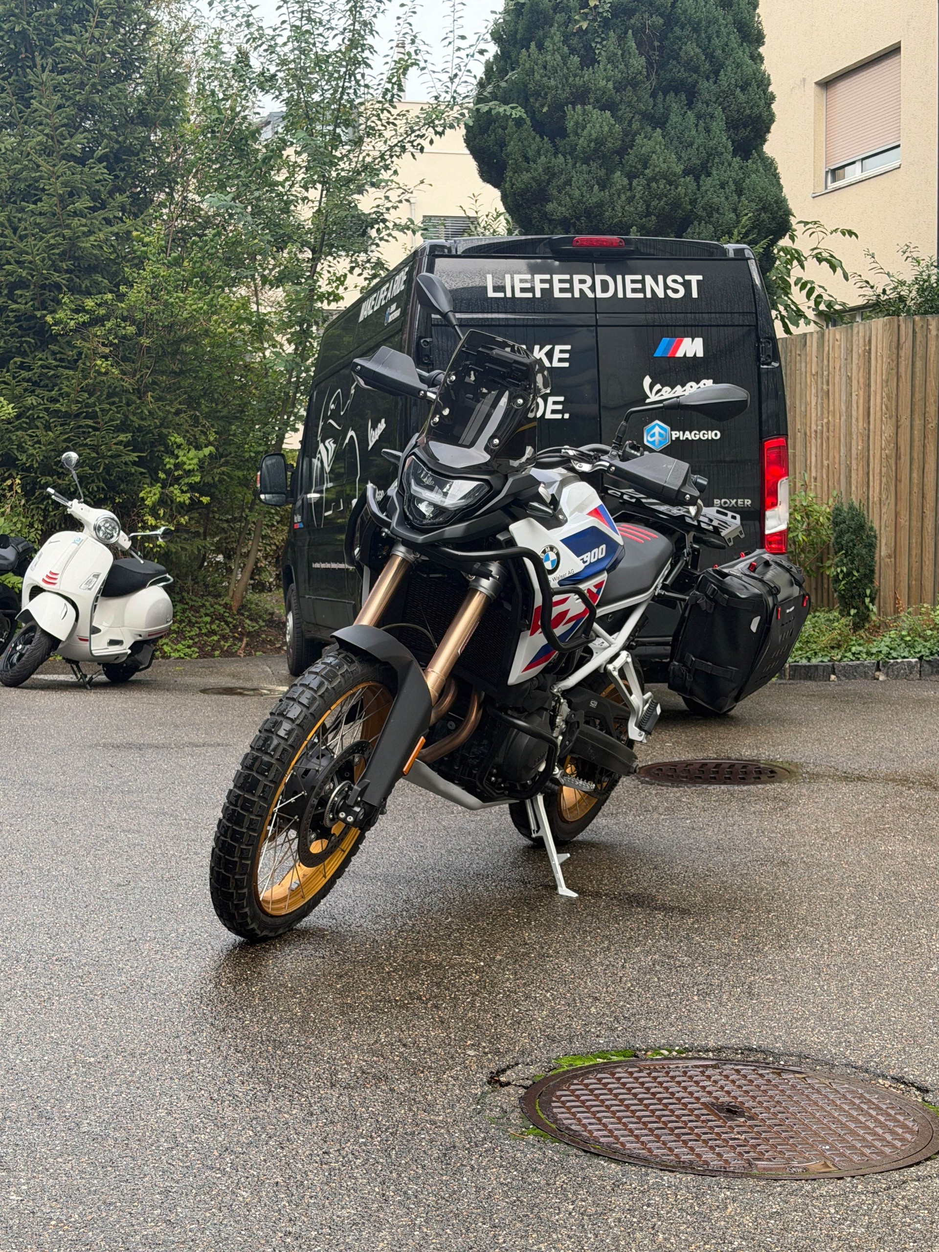 BMW F 900 GS-image-6