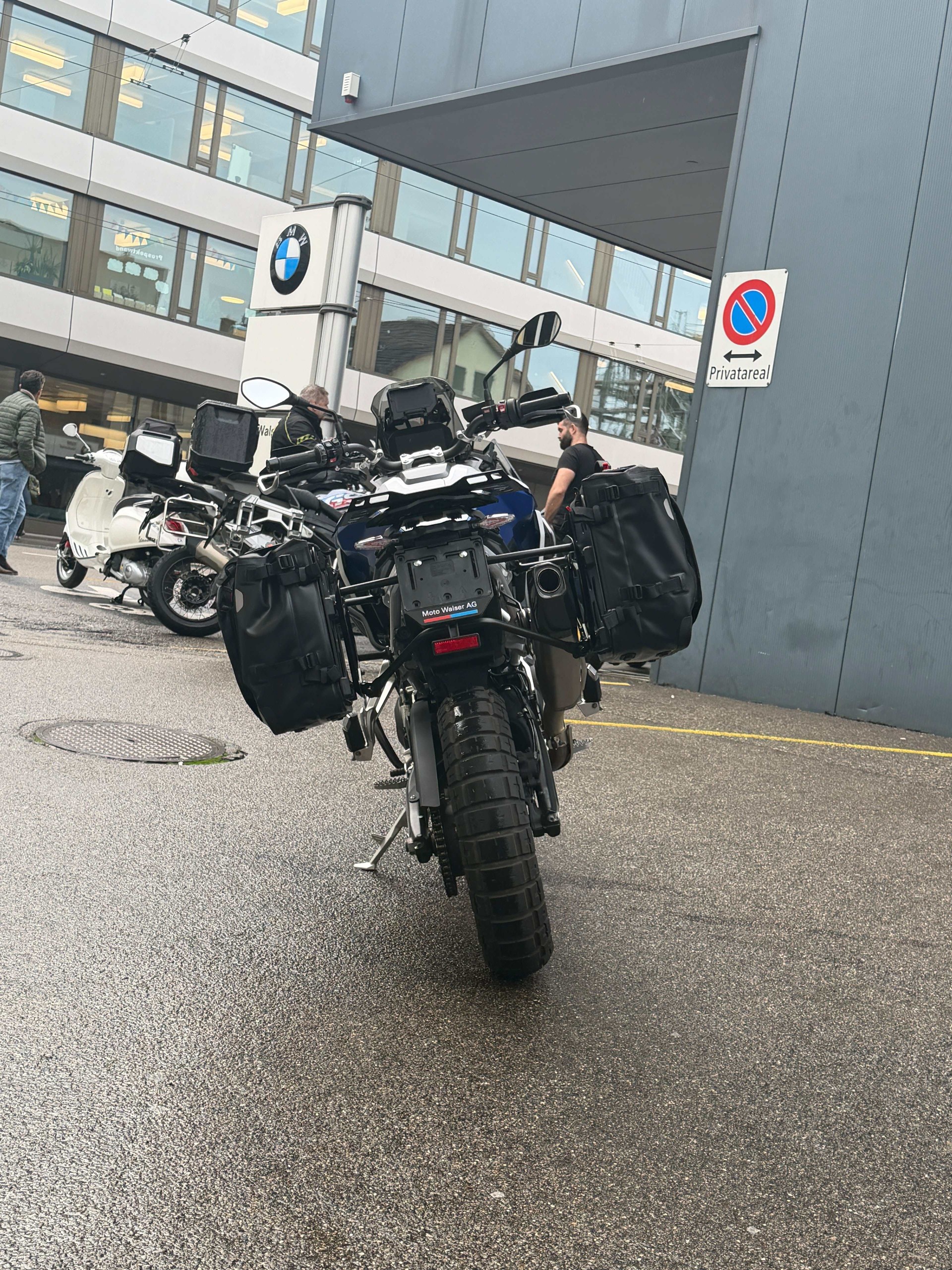 BMW F 900 GS-image-3
