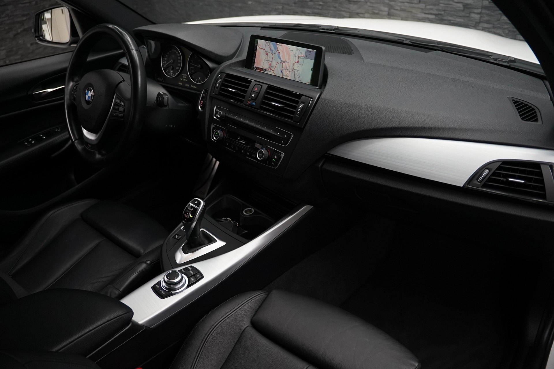 BMW M135i xDrive Steptronic-image-30