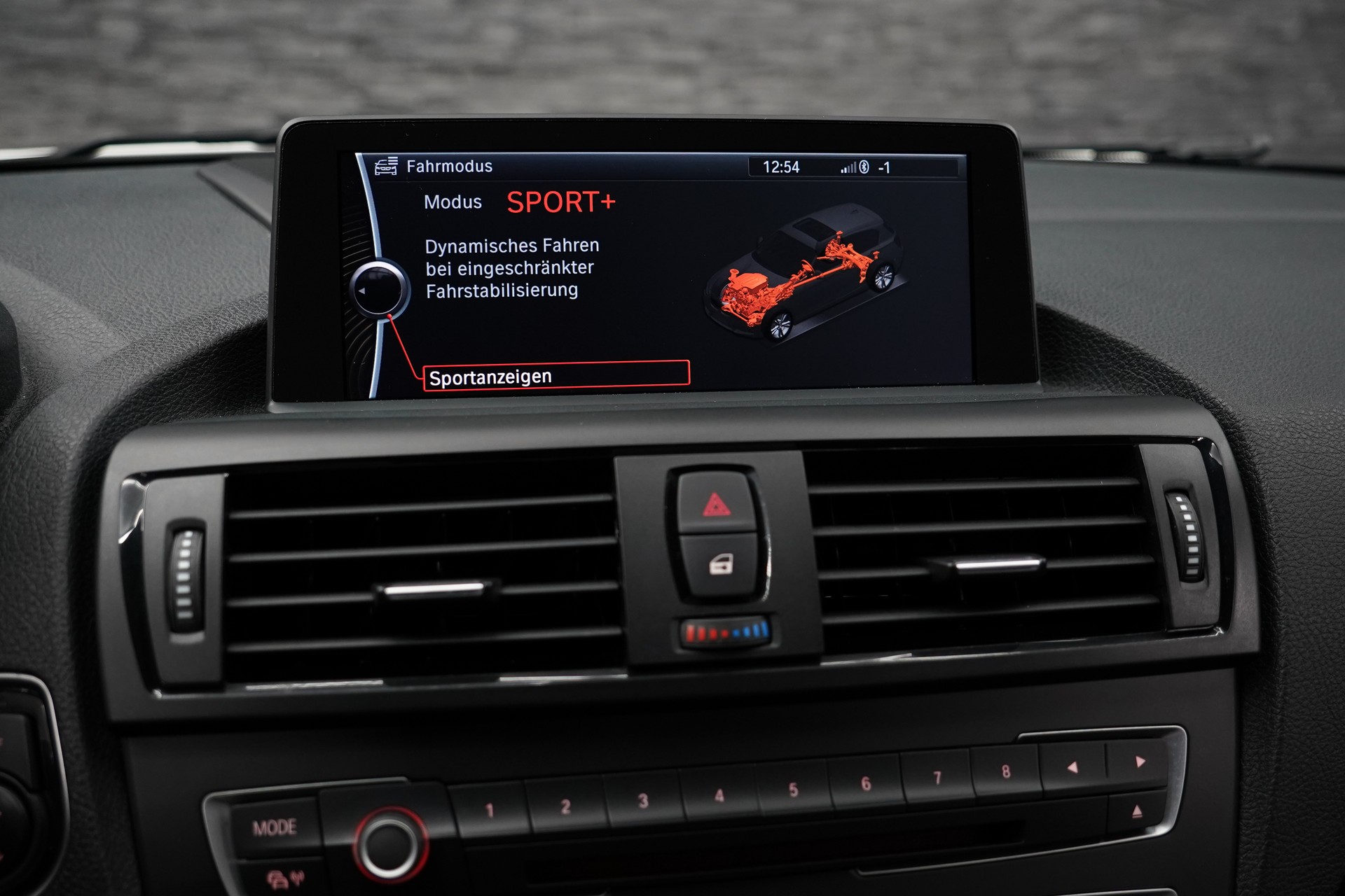 BMW M135i xDrive Steptronic-image-26
