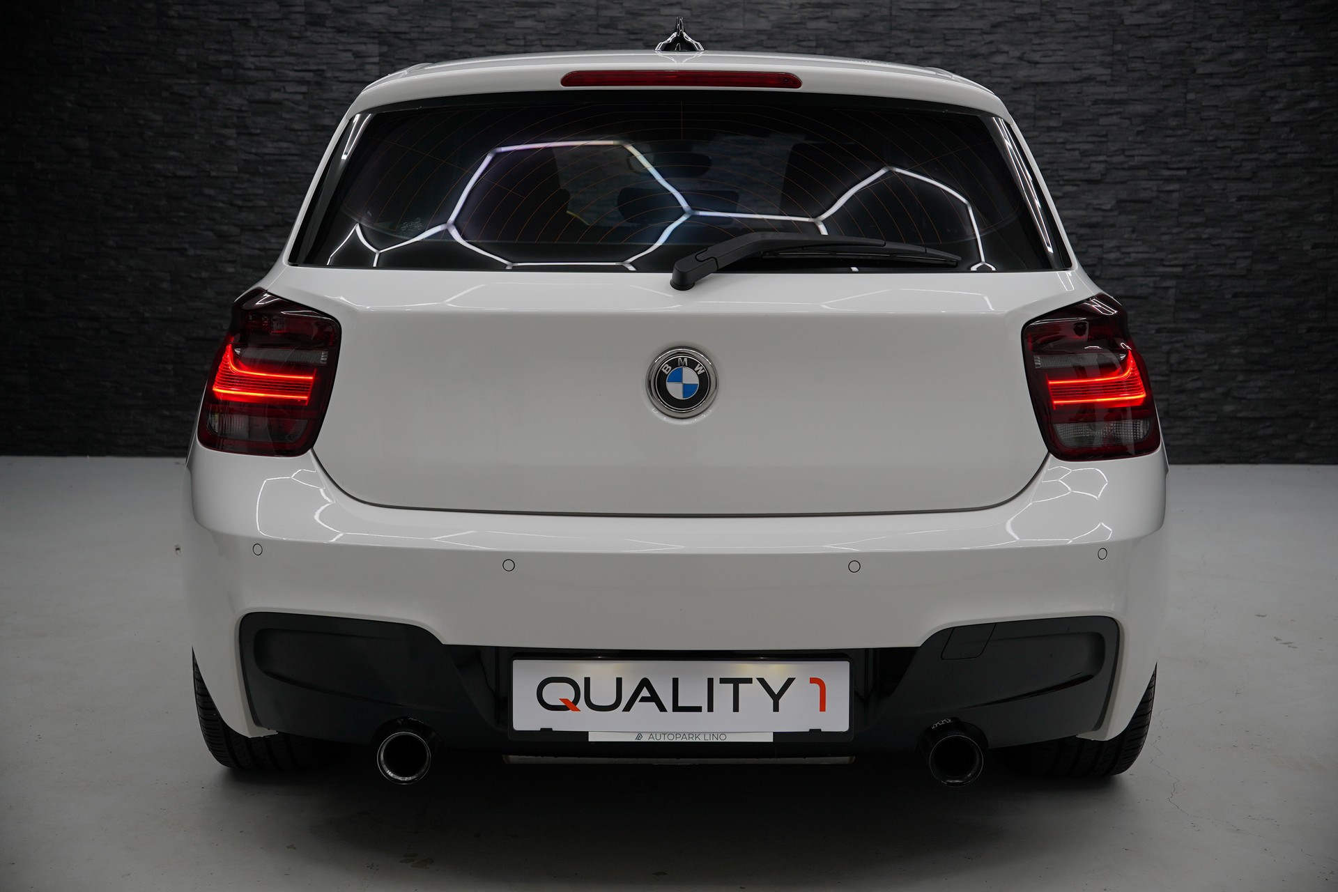 BMW M135i xDrive Steptronic-image-4