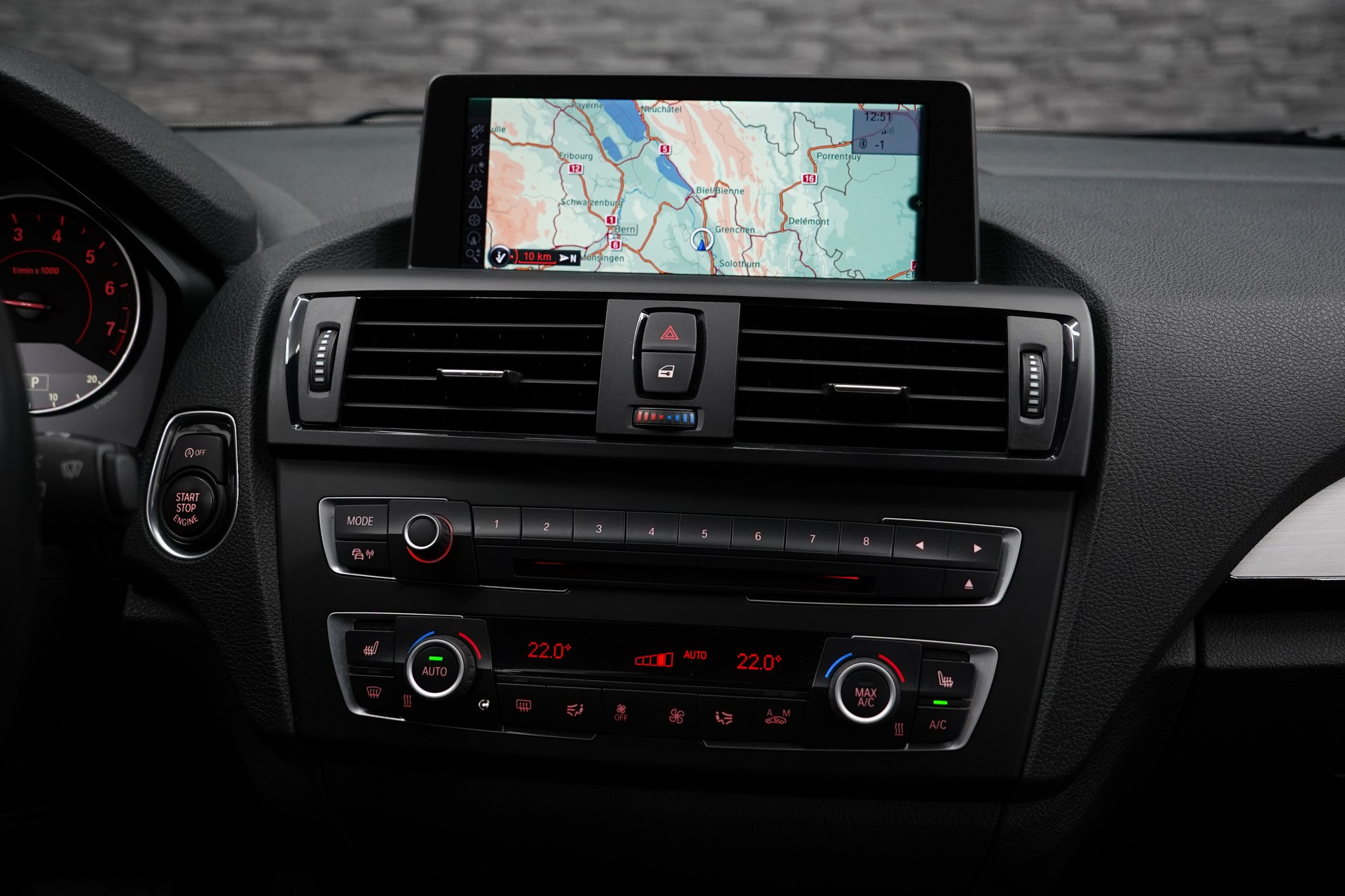 BMW M135i xDrive Steptronic-image-23