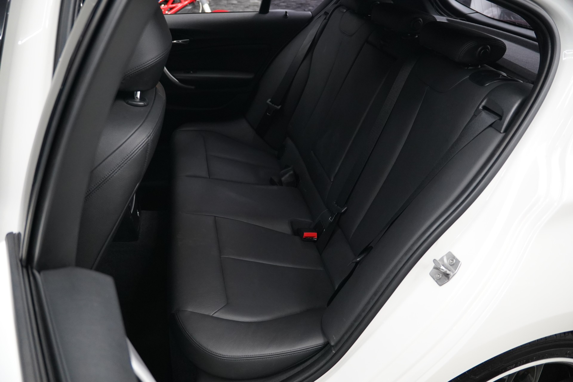 BMW M135i xDrive Steptronic-image-18