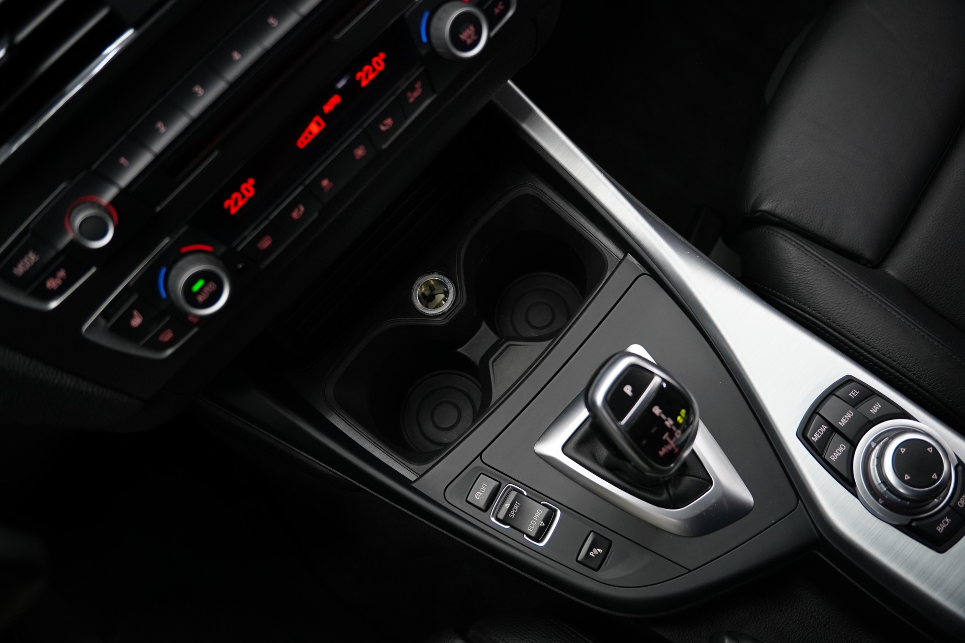 BMW M135i xDrive Steptronic-image-24