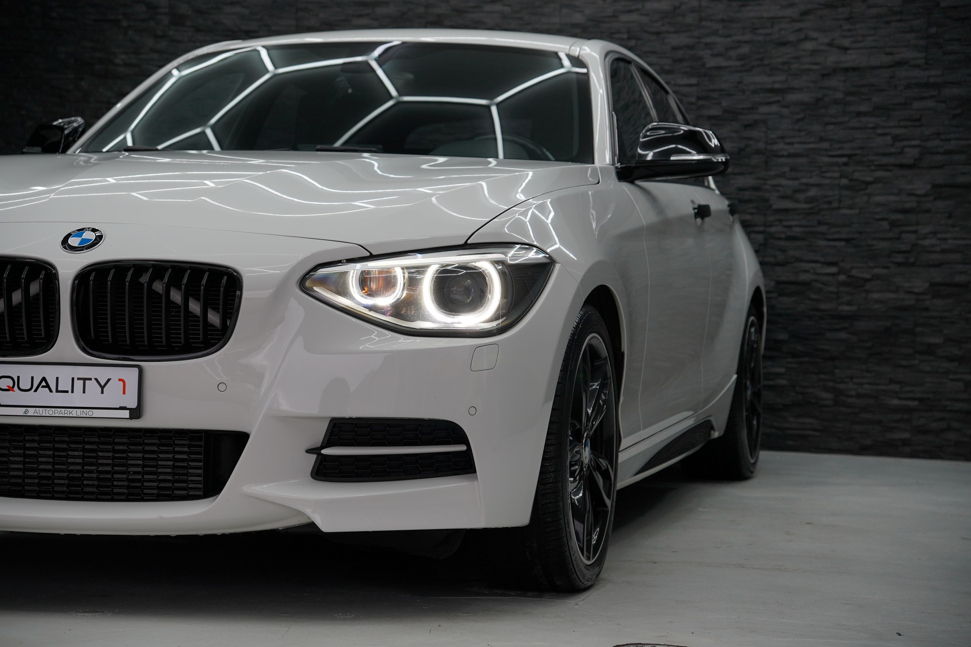 BMW M135i xDrive Steptronic-image-8