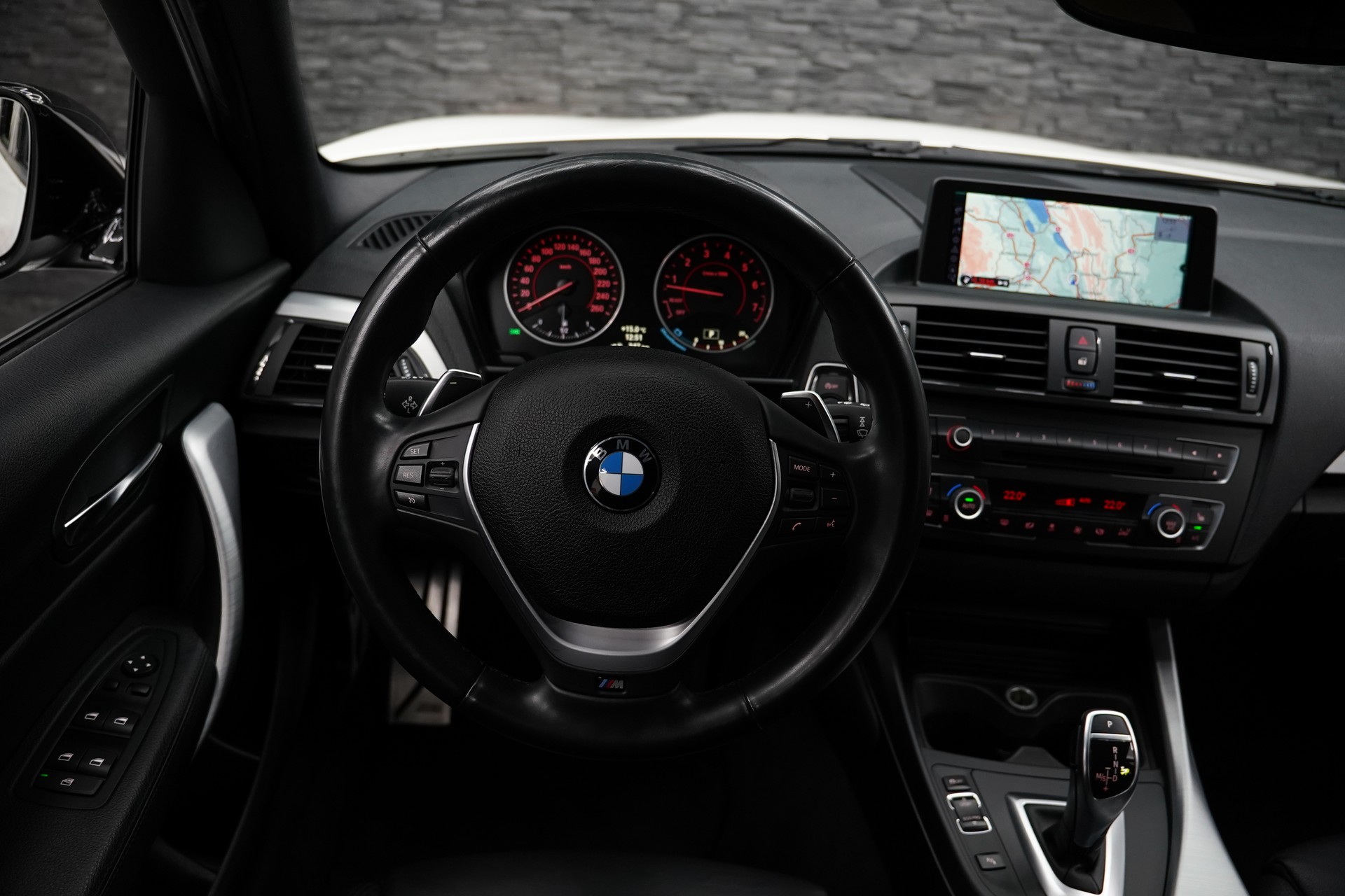 BMW M135i xDrive Steptronic-image-22