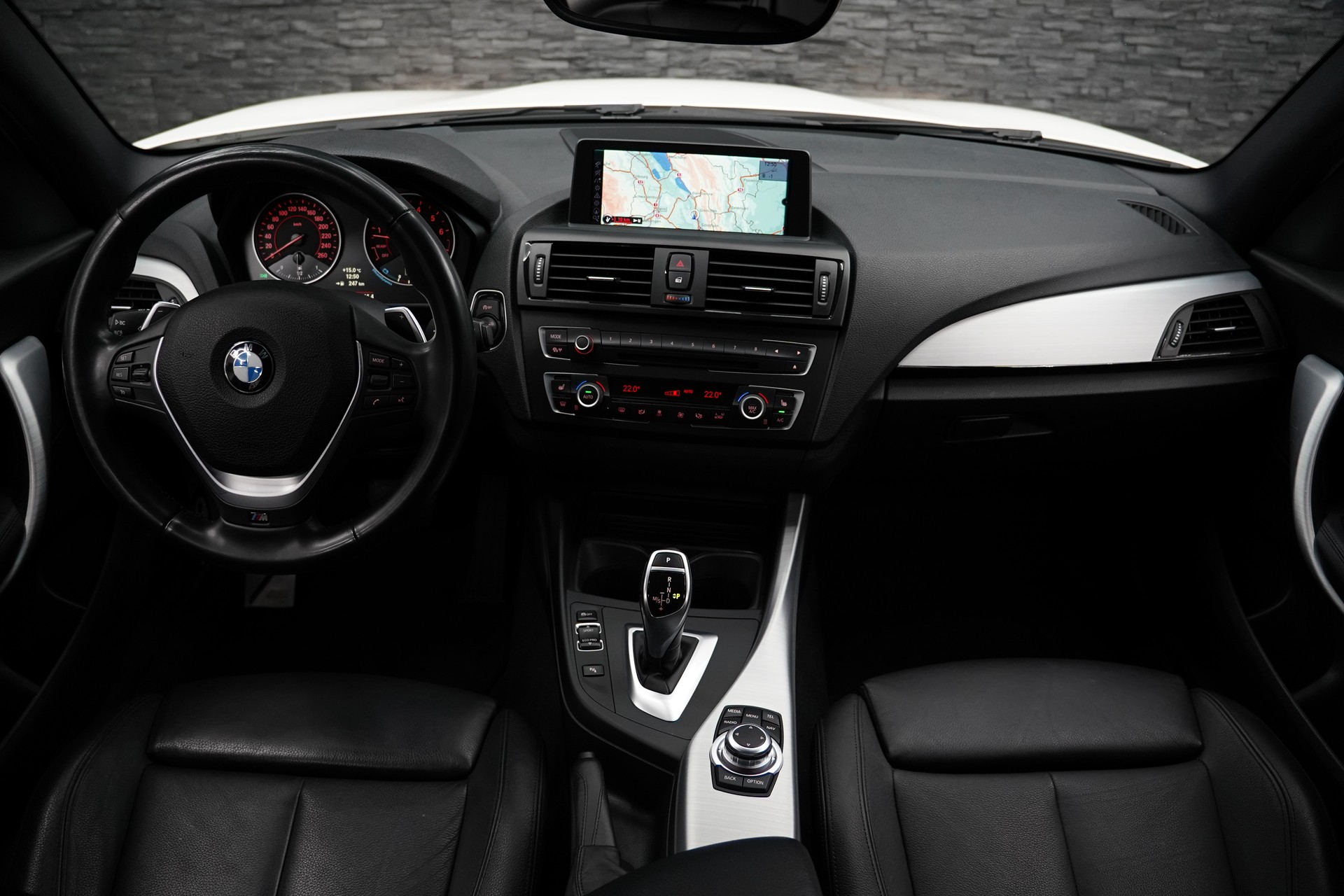 BMW M135i xDrive Steptronic-image-15