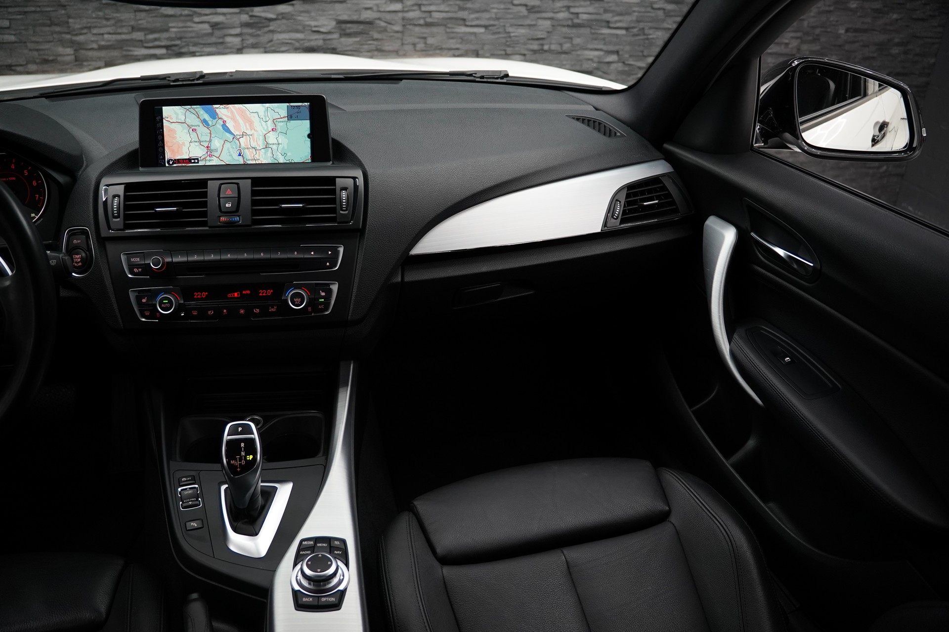 BMW M135i xDrive Steptronic-image-21