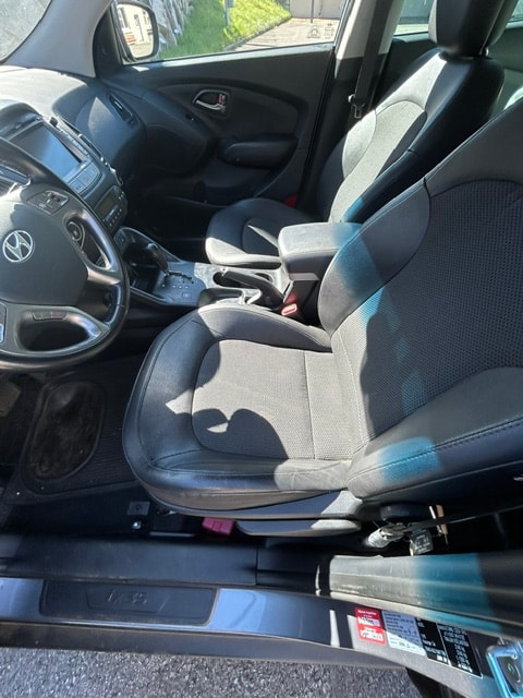 HYUNDAI ix 35 2.0 CRDi - Premium 136 PS - 4WD-image-10