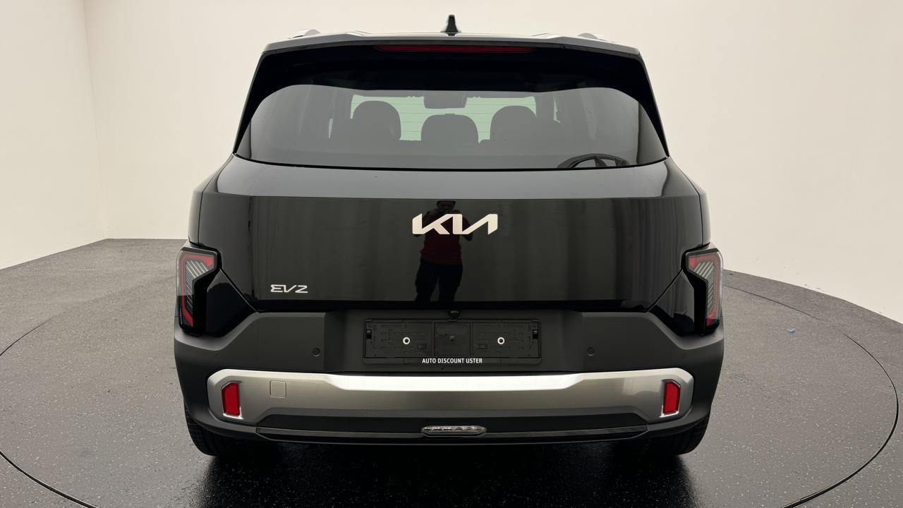 KIA EV2 42 kWh Earth-showroom-element-3
