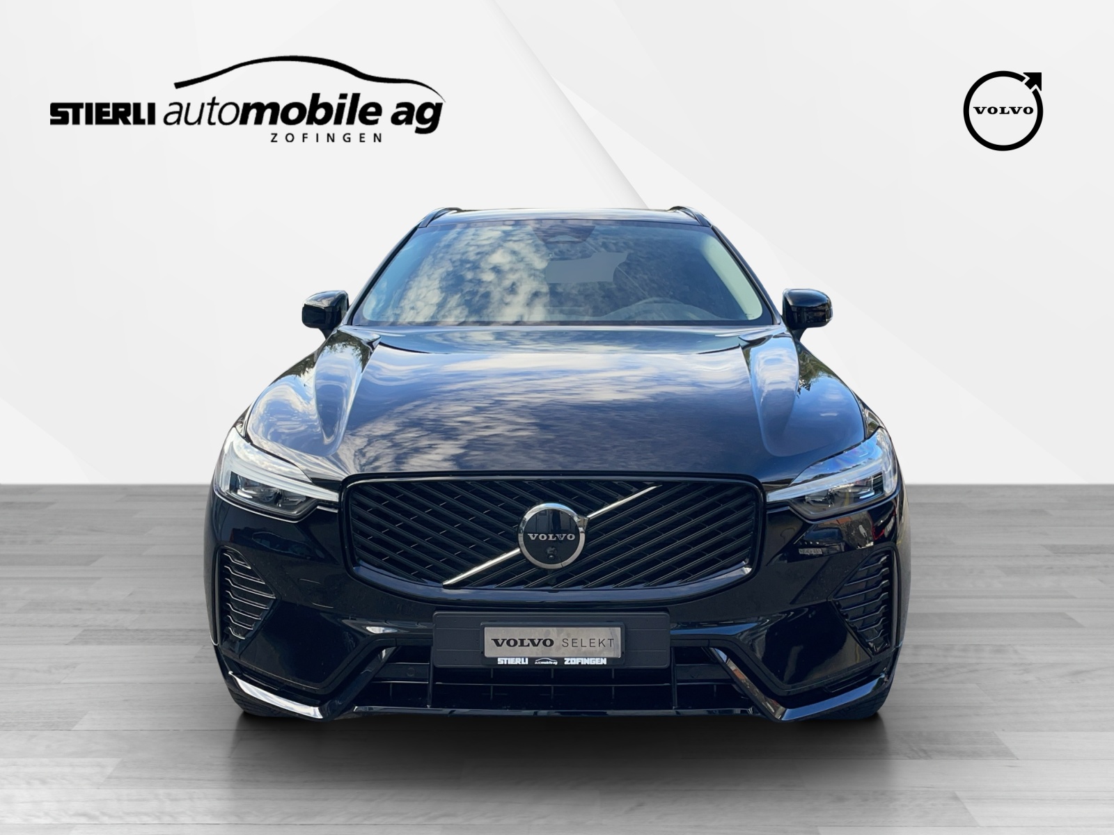 VOLVO XC60 2.0 B5 MH Plus Dark AWD-showroom-element-1