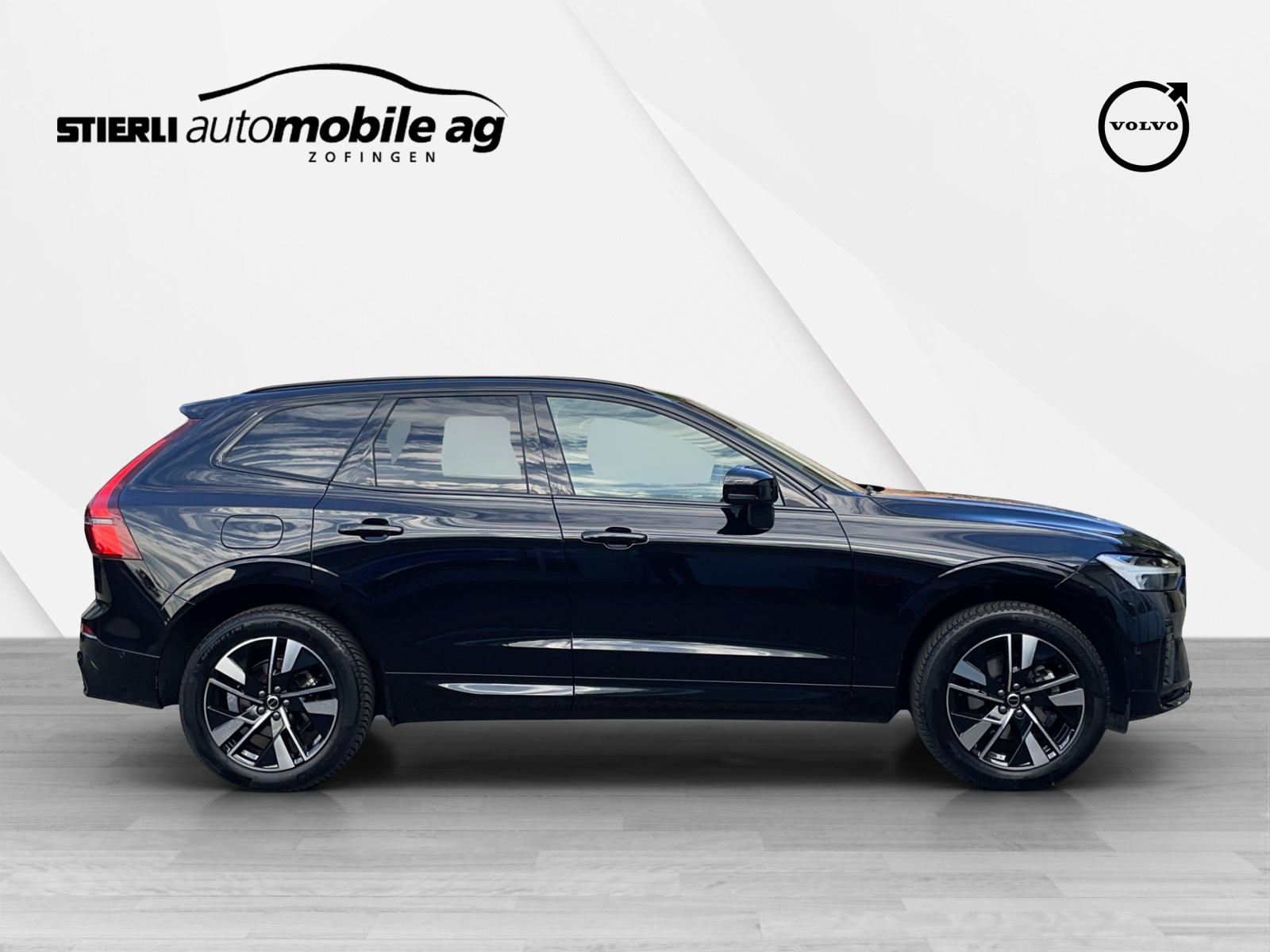 VOLVO XC60 2.0 B5 MH Plus Dark AWD-showroom-element-3
