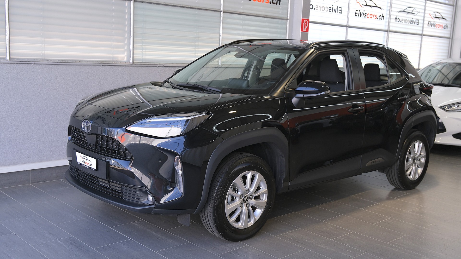 TOYOTA Yaris Cross 1.5 Trend e-CVT-showroom-element-3