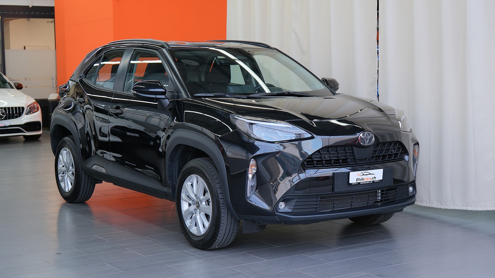 TOYOTA Yaris Cross 1.5 Trend e-CVT-showroom-element-1
