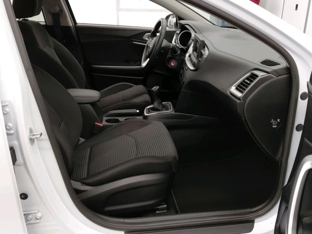 KIA Ceed Sportswagon 1.0 T-GDi MHEV Power ** Frisch ab MFK und Service ** CH Auto ** 1. Hand ** Anhängerkupplung **-image-3