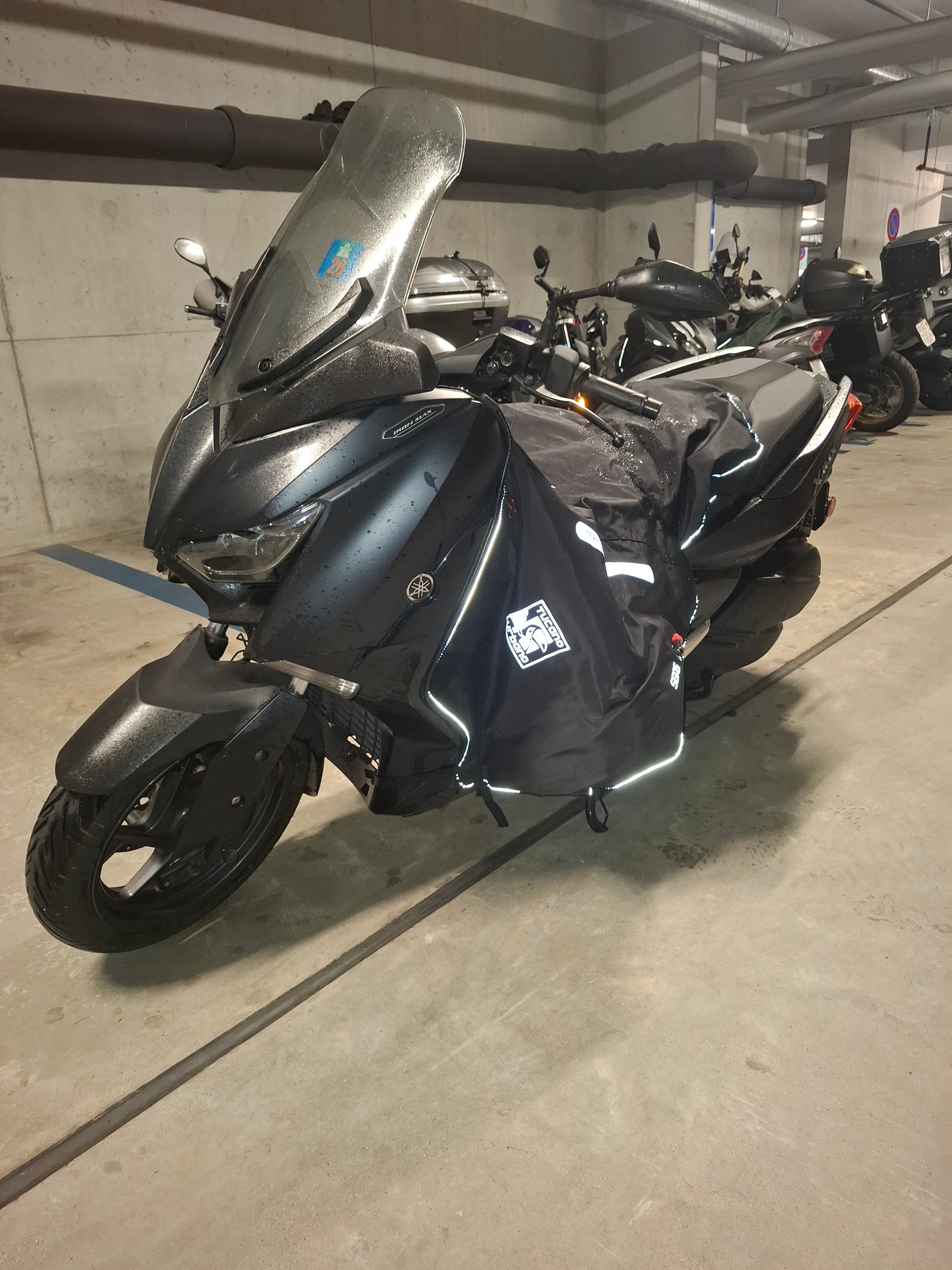 YAMAHA X-Max 300 Iron Max ABS-image-3