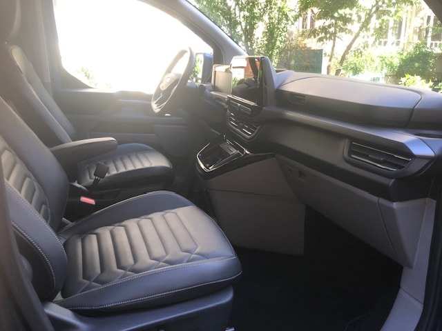 FORD Tourneo Custom 320 L1 2.0 EcoBlue 170 Titanium-image-6