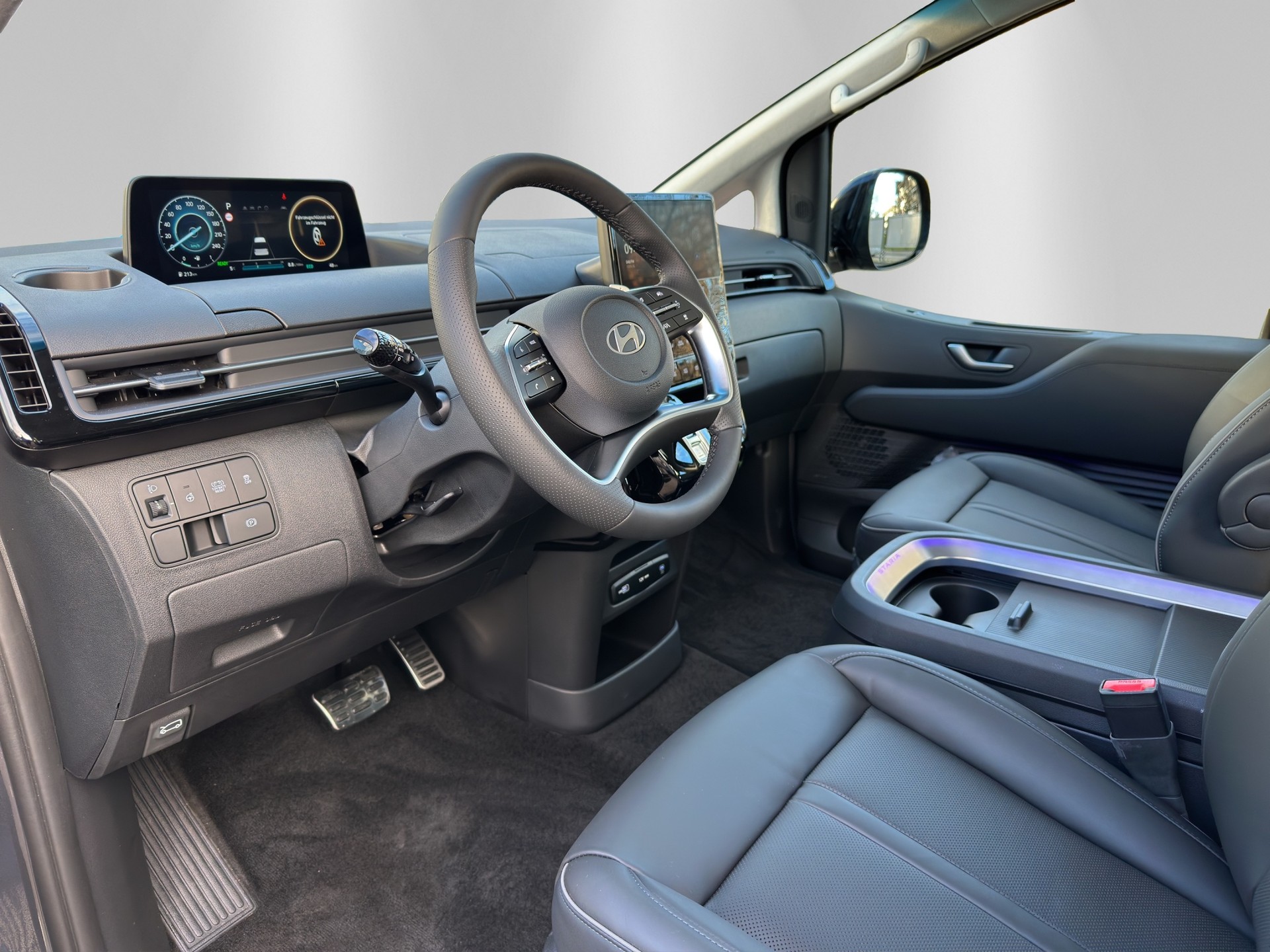HYUNDAI Staria Pr. 1.6 HEV Amplia-image-13