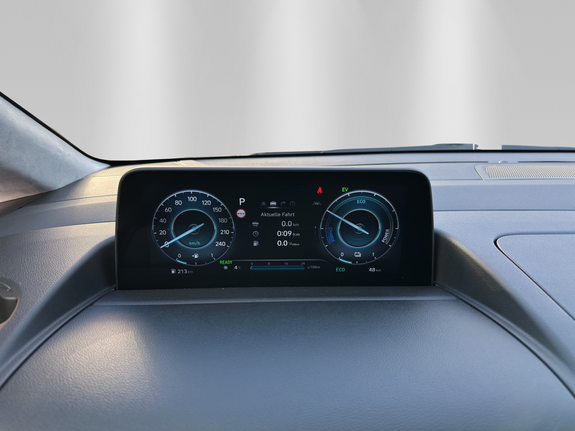 HYUNDAI Staria Pr. 1.6 HEV Amplia-image-15