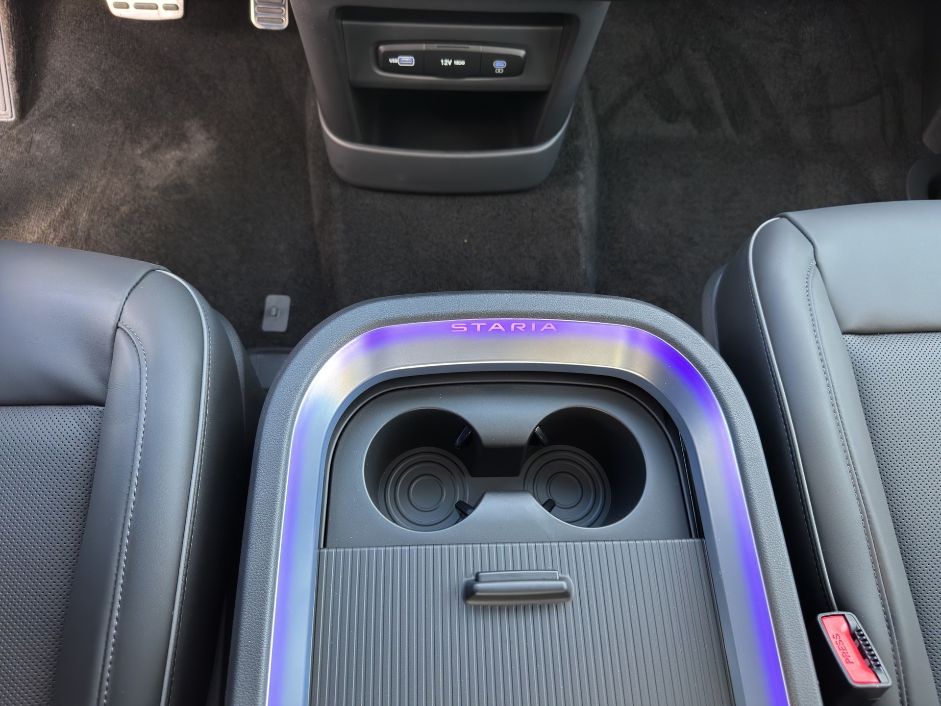 HYUNDAI Staria Pr. 1.6 HEV Amplia-image-18