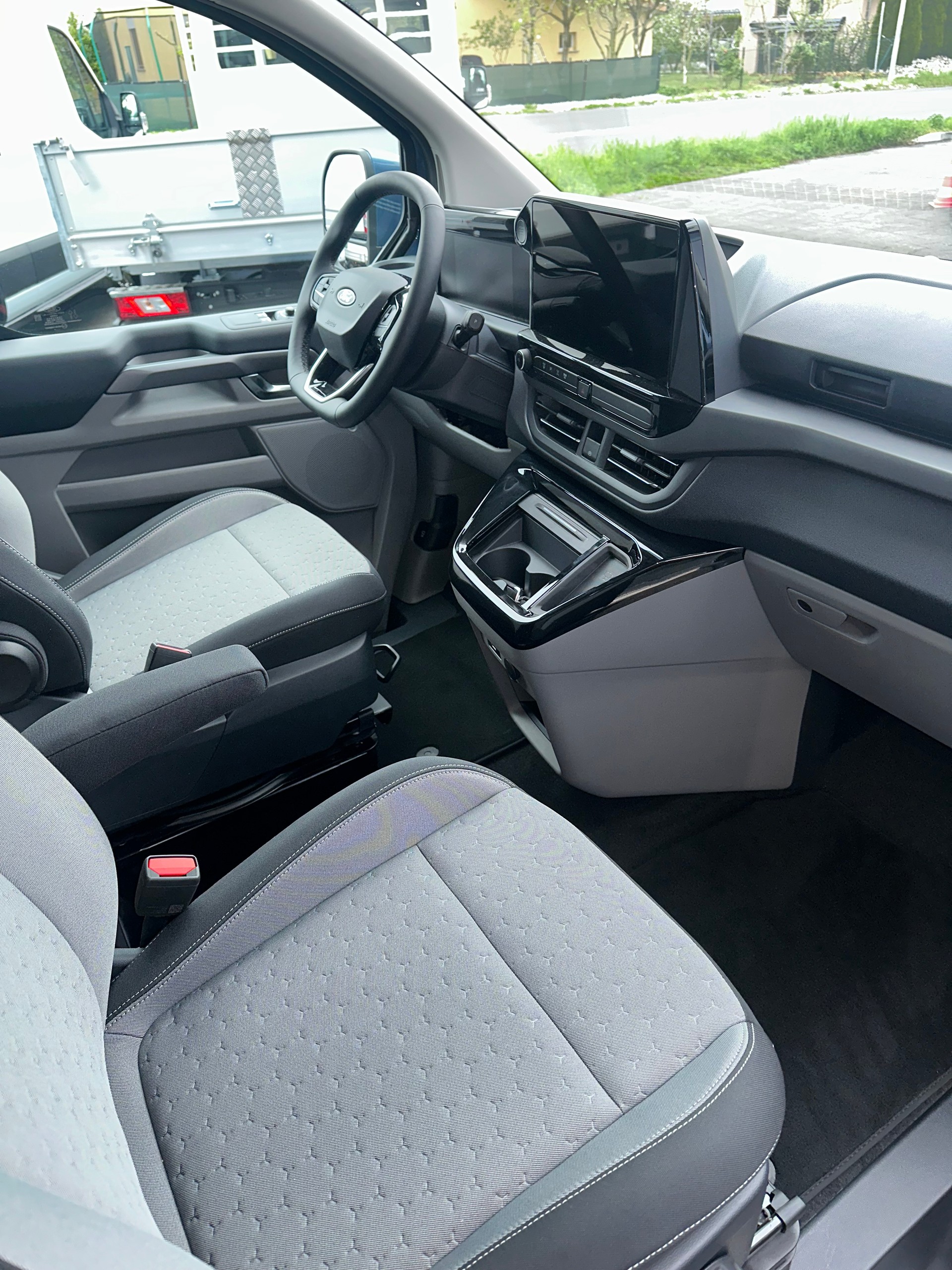 FORD Transit C Nugget 320 L1 2.0 Ec Titanium/170CV/Aut.-image-11