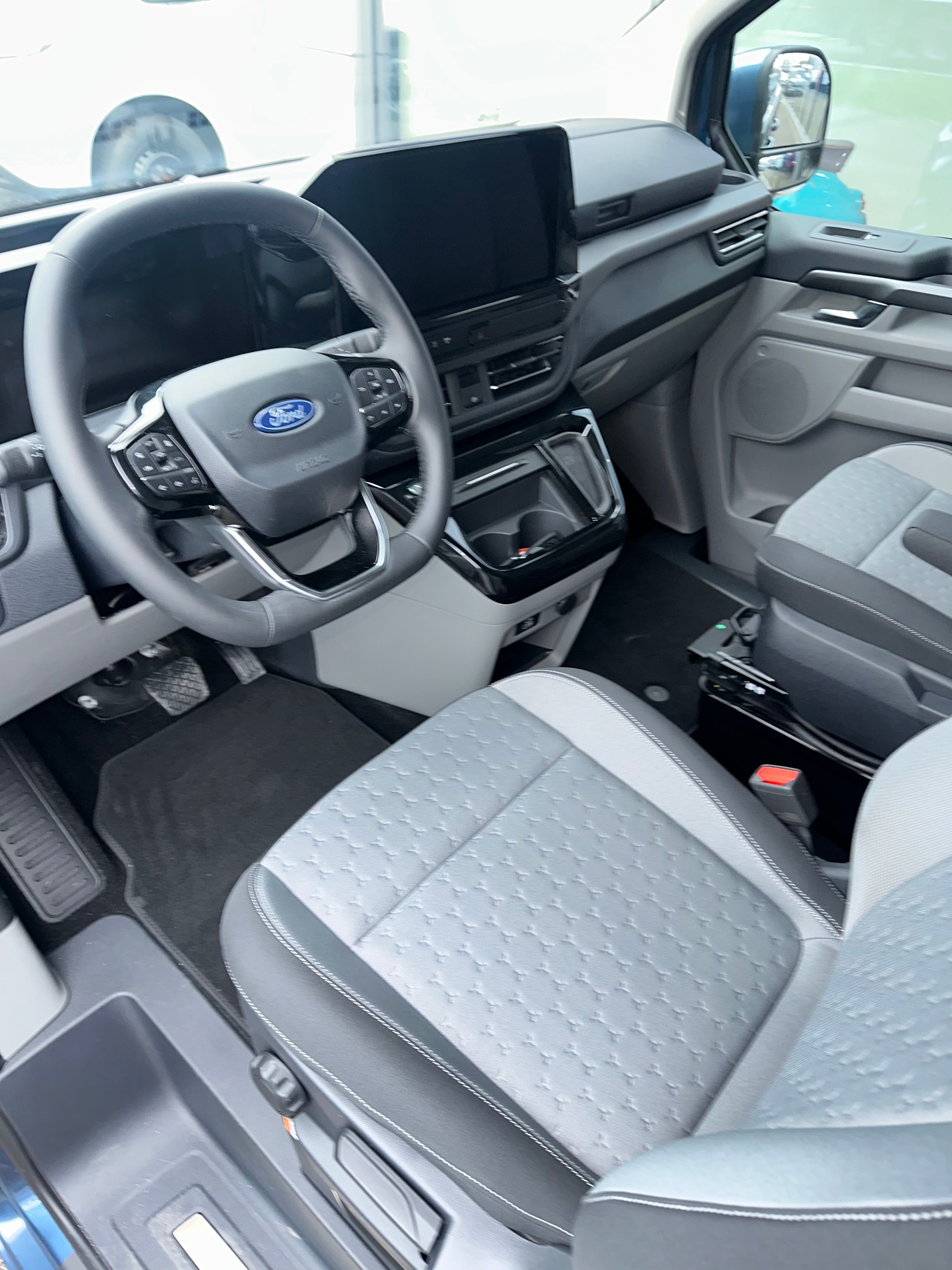 FORD Transit C Nugget 320 L1 2.0 Ec Titanium/170CV/Aut.-image-9