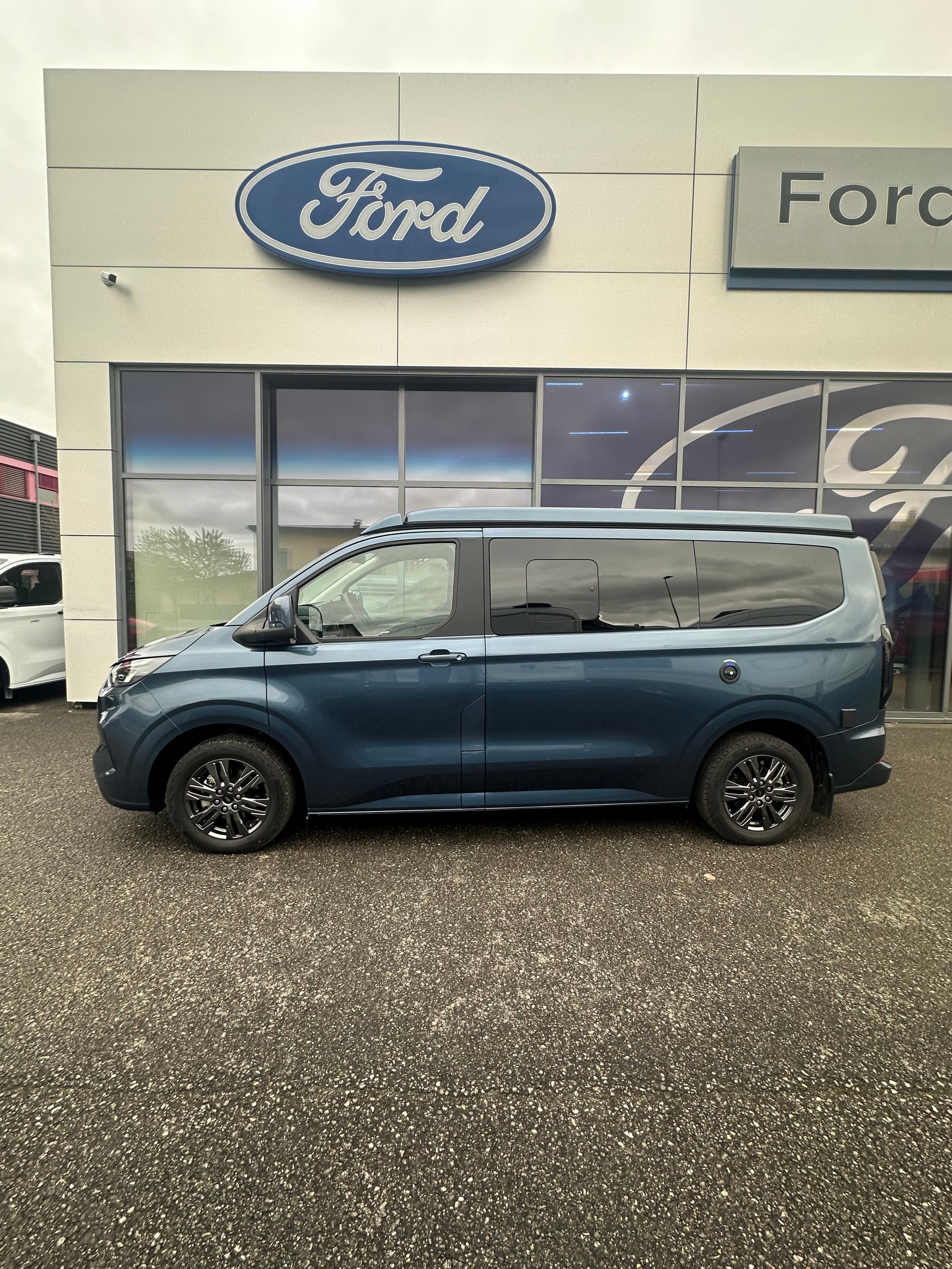 FORD Transit C Nugget 320 L1 2.0 Ec Titanium/170CV/Aut.-image-4